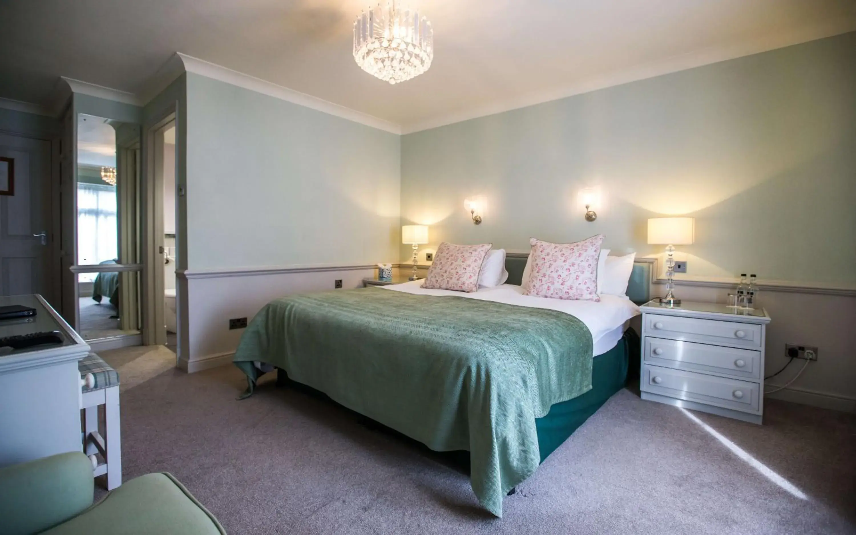 Double Room in The Wyndham Hotel Double Room in The Wyndham Hotel