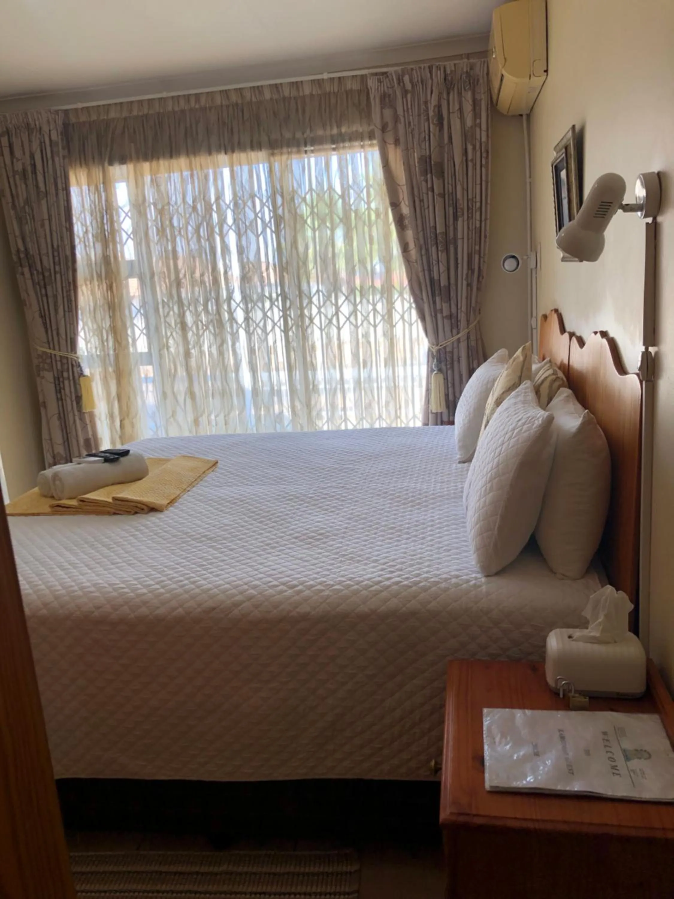 Bed in Kamogelo Guest House