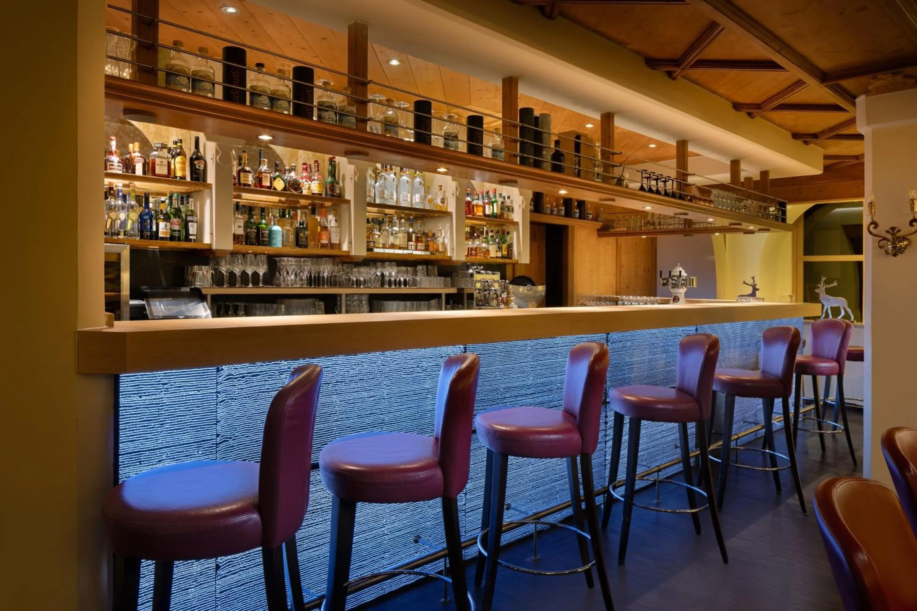 Lounge or bar in Arabella Alpenhotel am Spitzingsee, a Tribute Portfolio Hotel