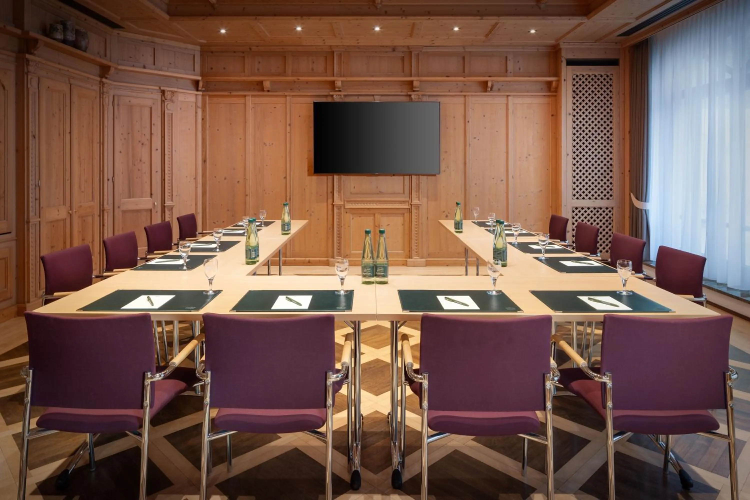 Meeting/conference room in Arabella Alpenhotel am Spitzingsee, a Tribute Portfolio Hotel