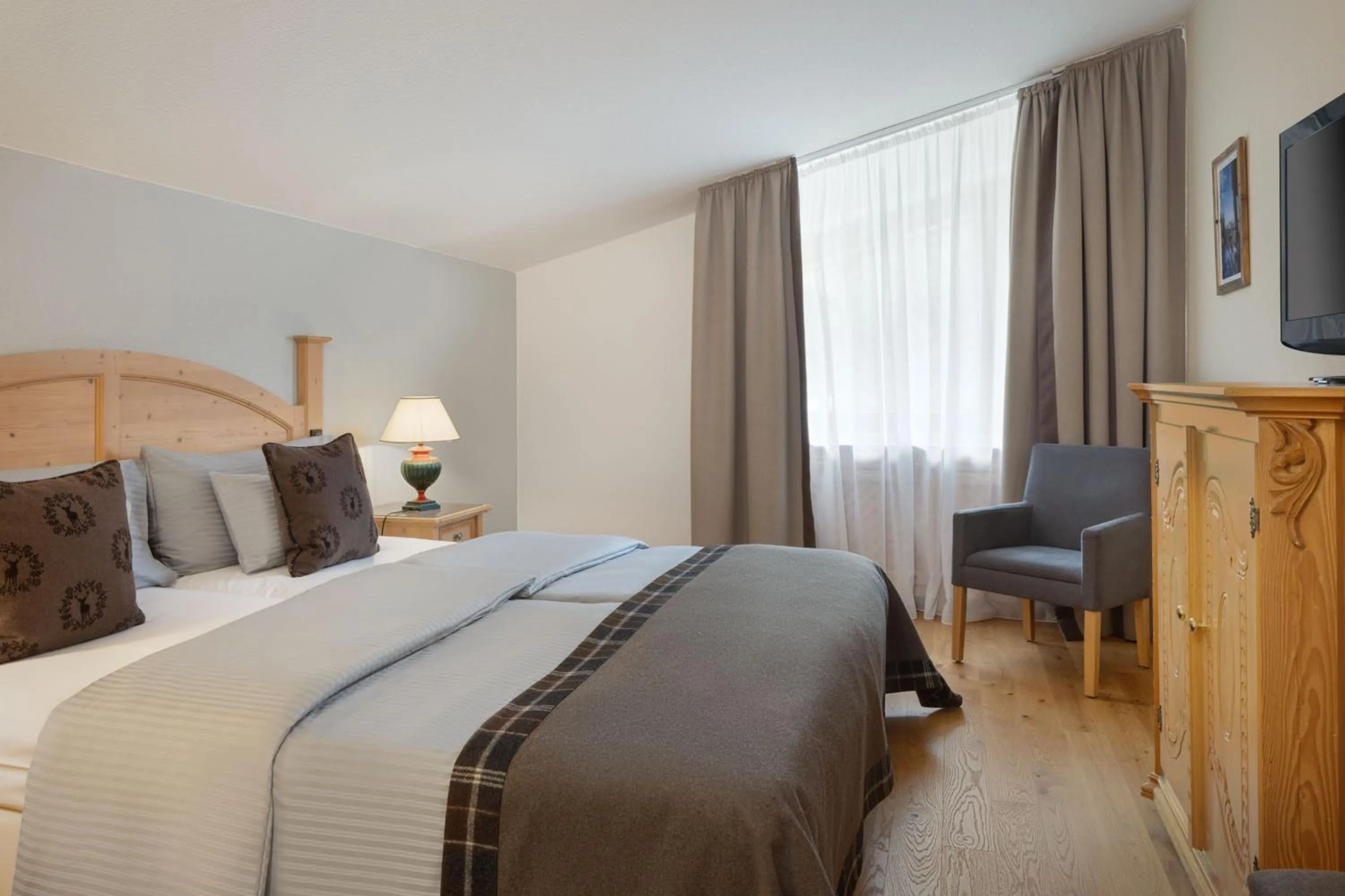 Bedroom, Bed in Arabella Alpenhotel am Spitzingsee, a Tribute Portfolio Hotel