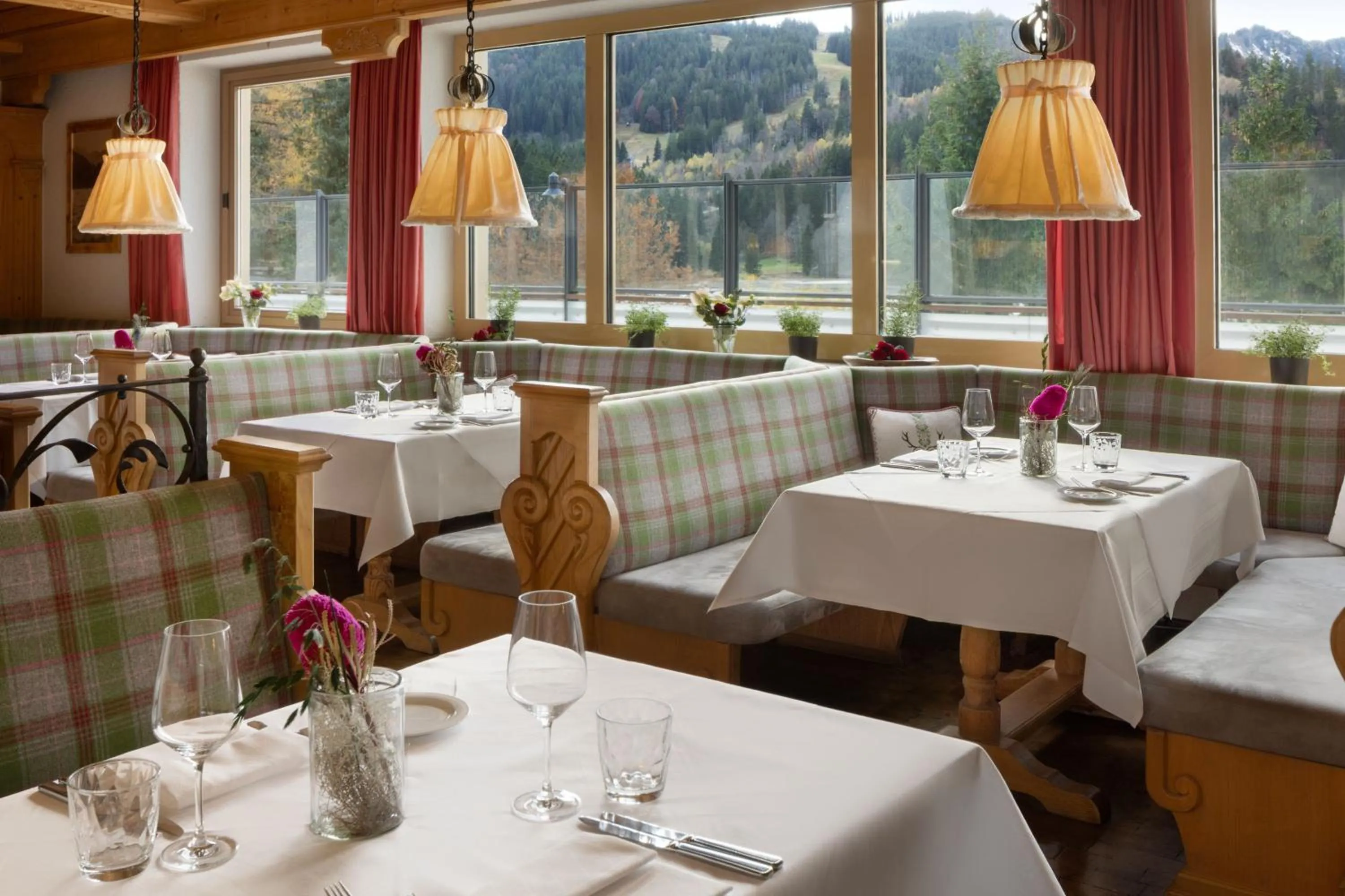 Restaurant/places to eat in Arabella Alpenhotel am Spitzingsee, a Tribute Portfolio Hotel