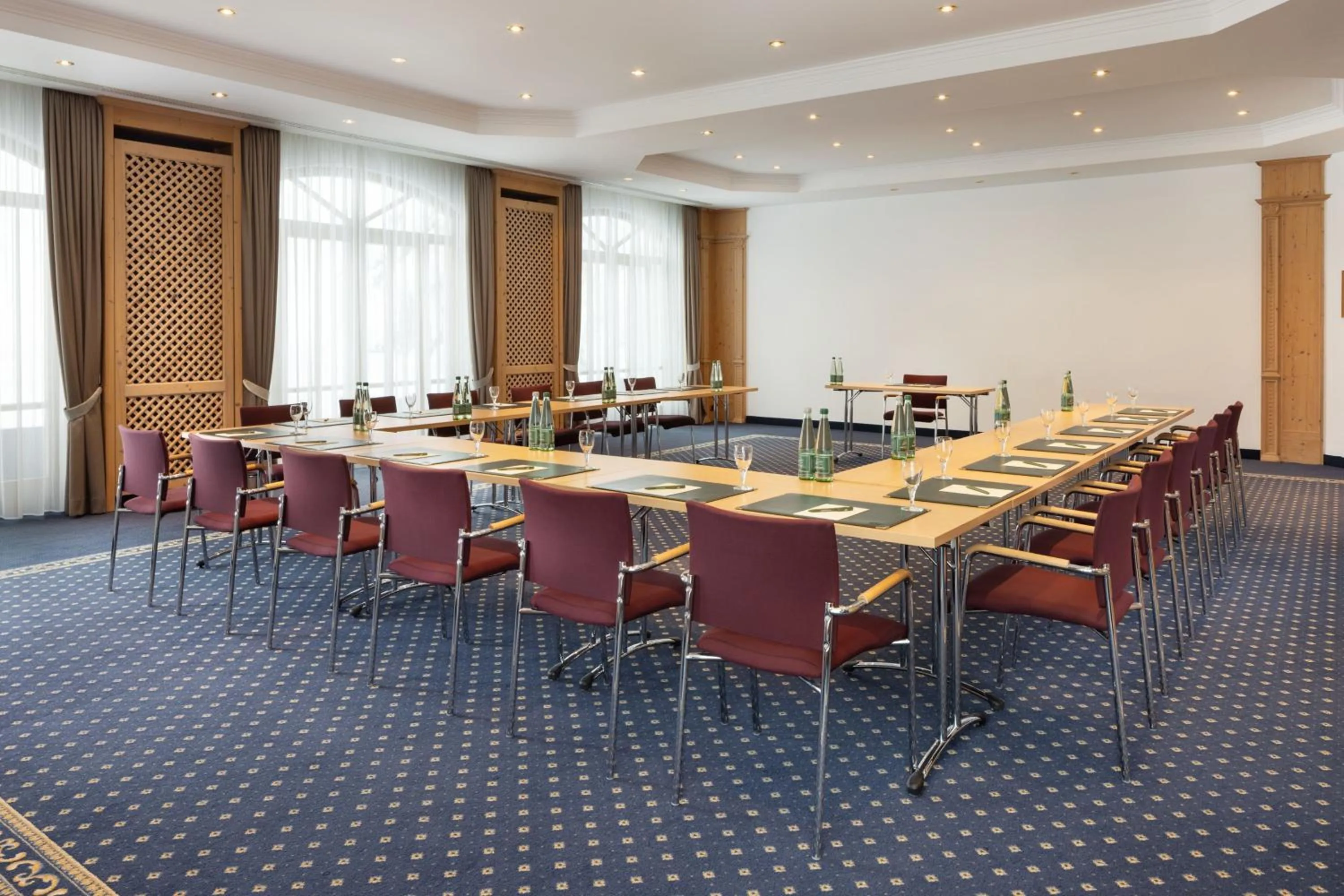 Meeting/conference room in Arabella Alpenhotel am Spitzingsee, a Tribute Portfolio Hotel