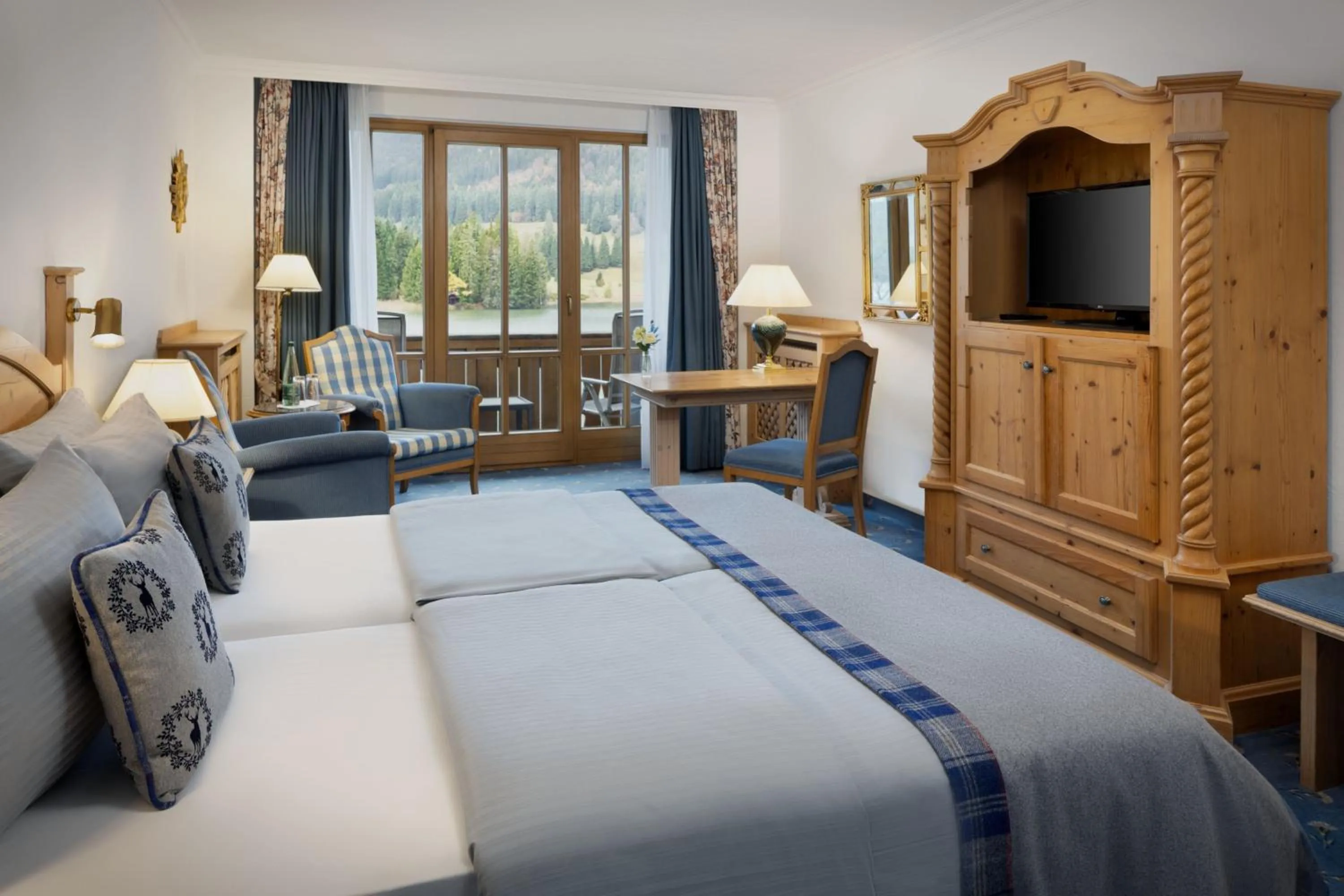 Photo of the whole room, Bed in Arabella Alpenhotel am Spitzingsee, a Tribute Portfolio Hotel