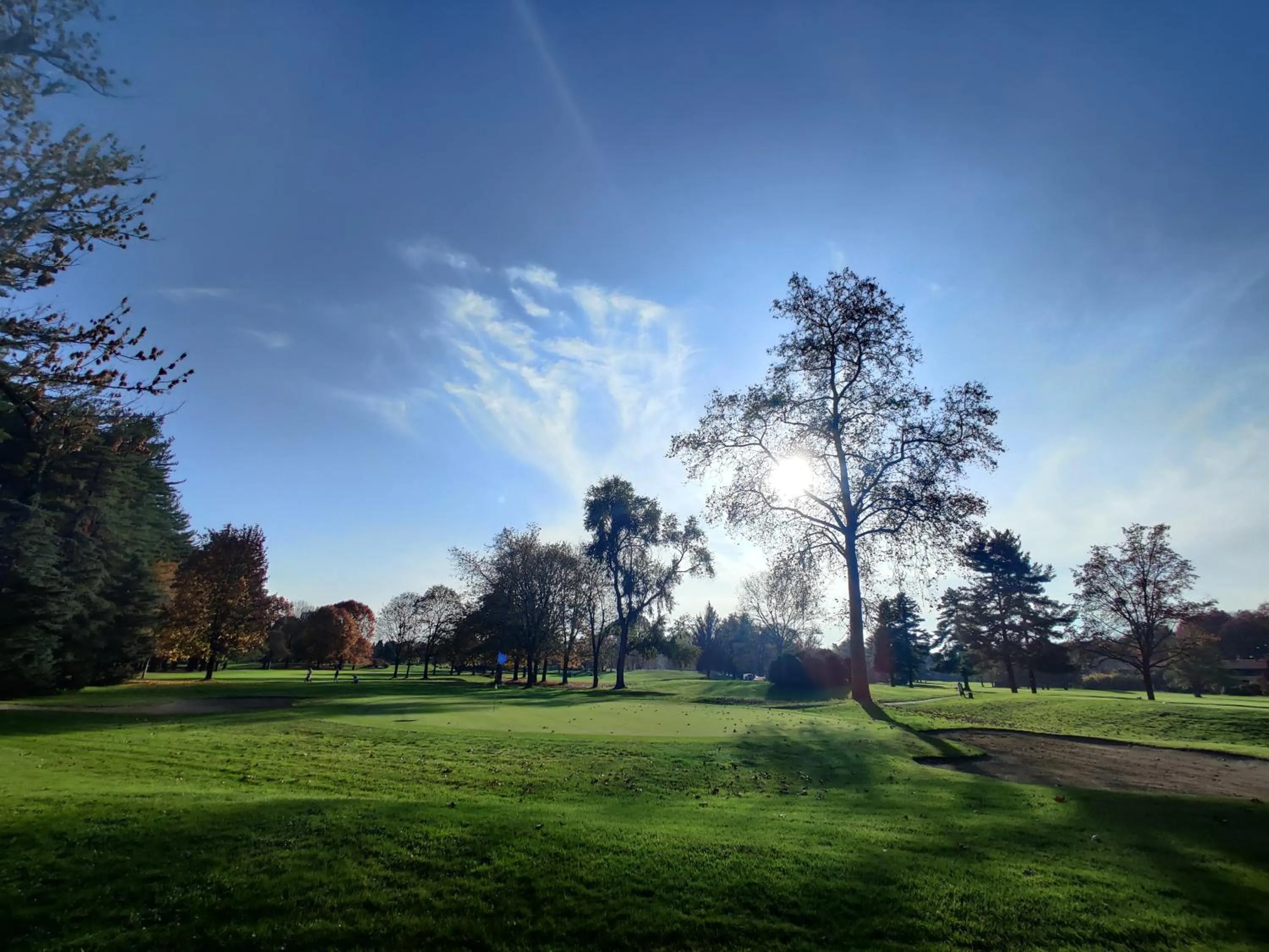 Golfcourse in Dandelion Como Suites & Park