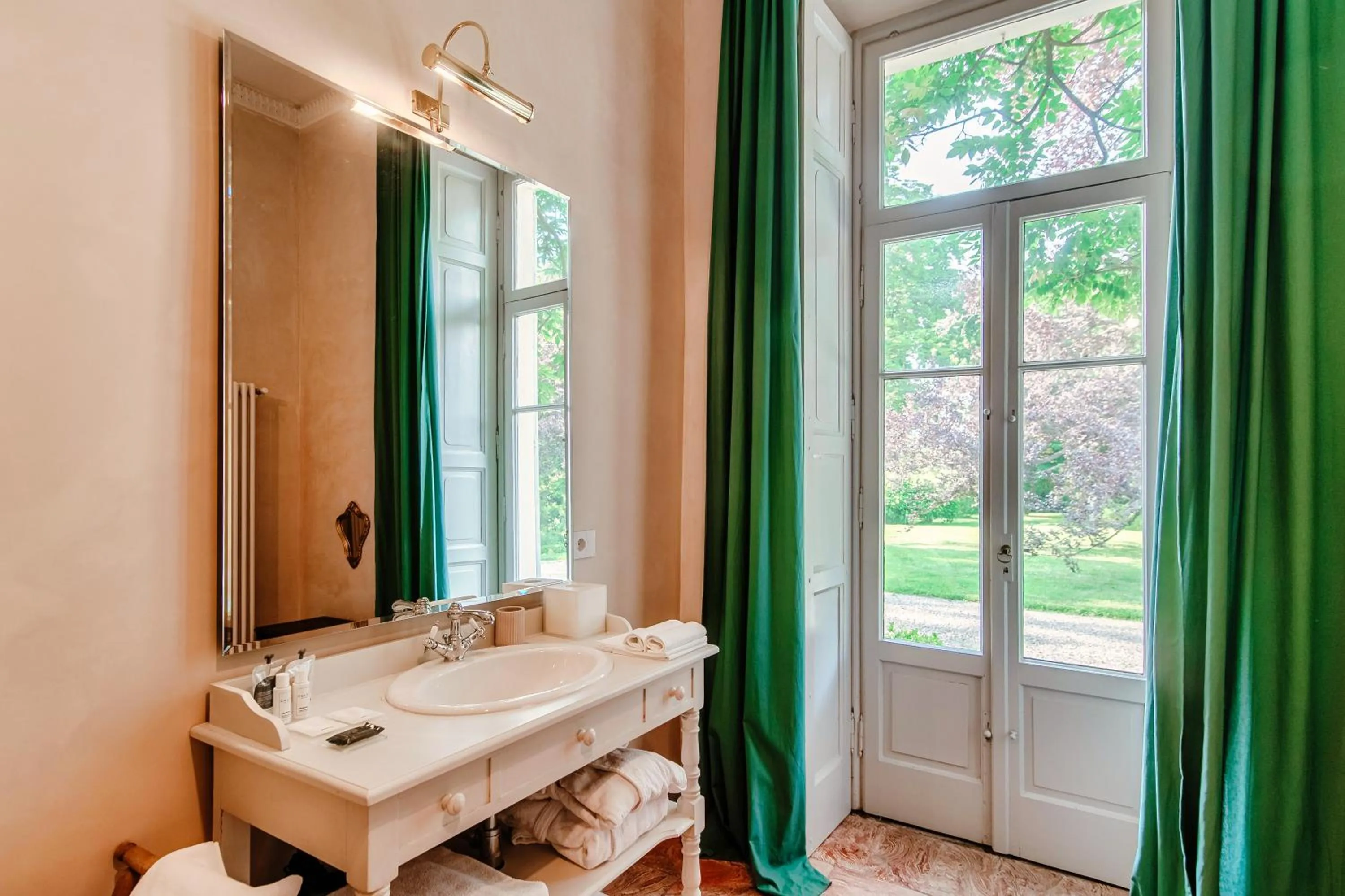 Bathroom in Dandelion Como Suites & Park