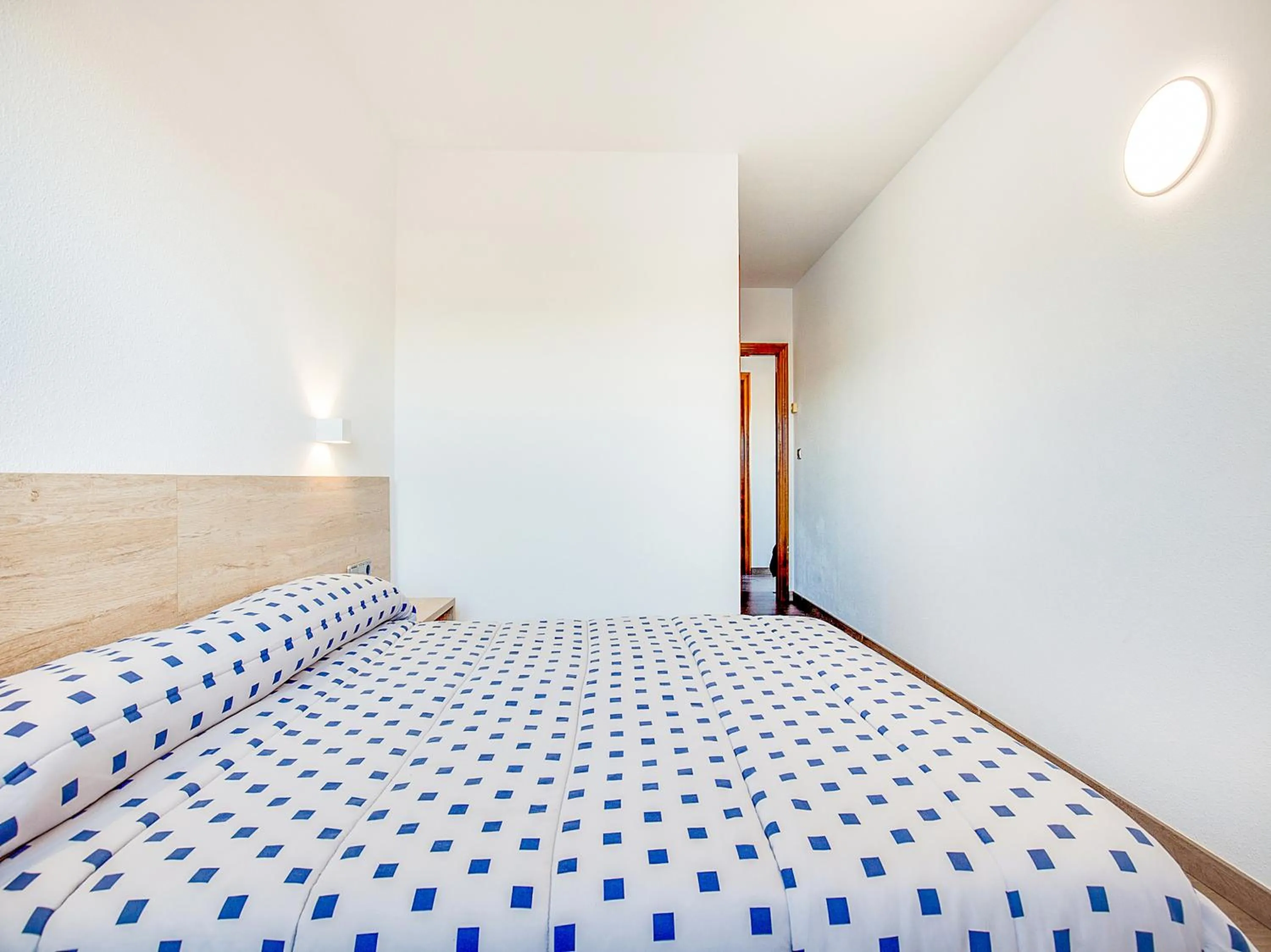 Photo of the whole room, Bed in Hotel Restaurante Blanc I Negre 2