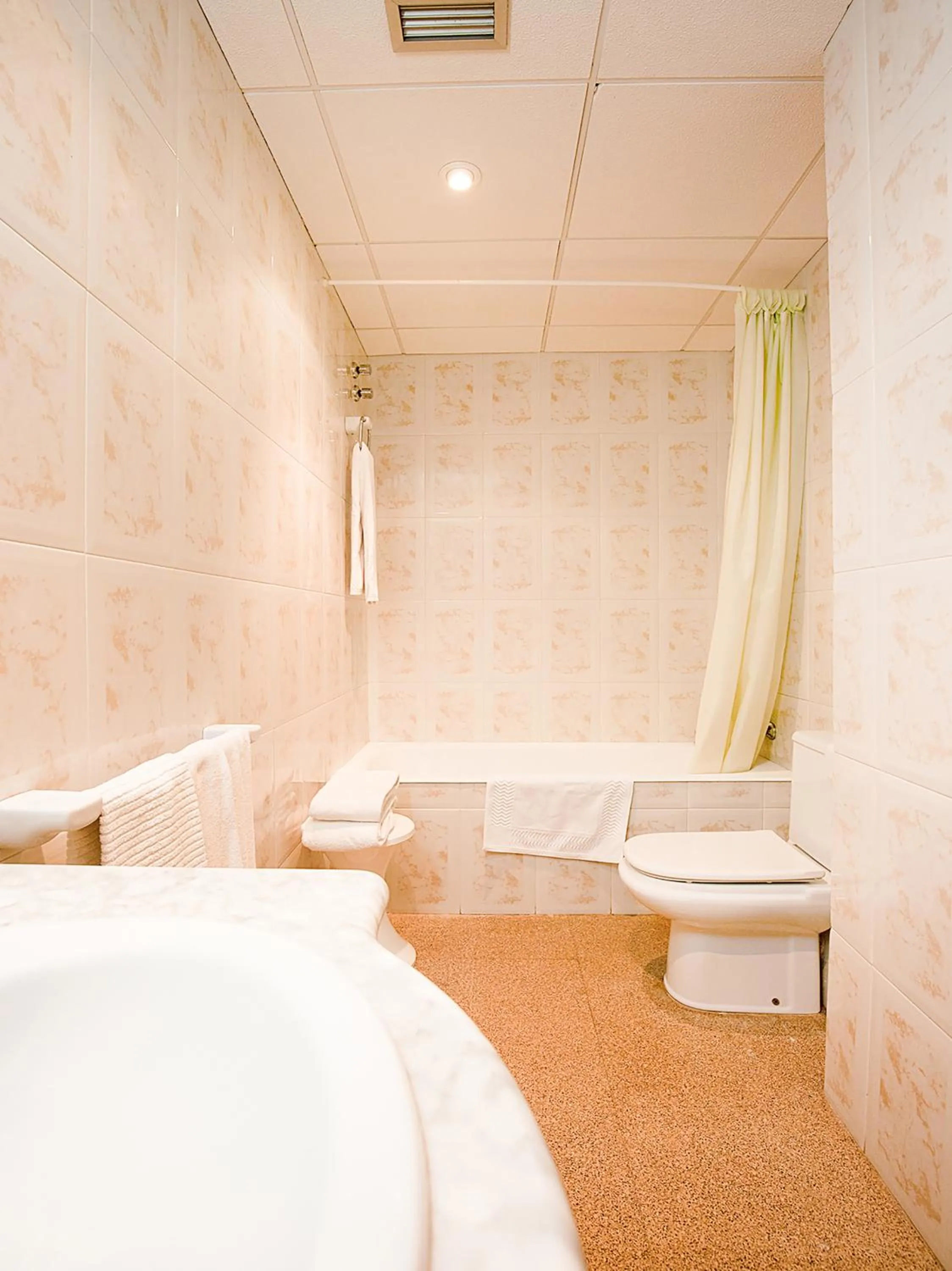 Bathroom in Hotel Restaurante Blanc I Negre 2