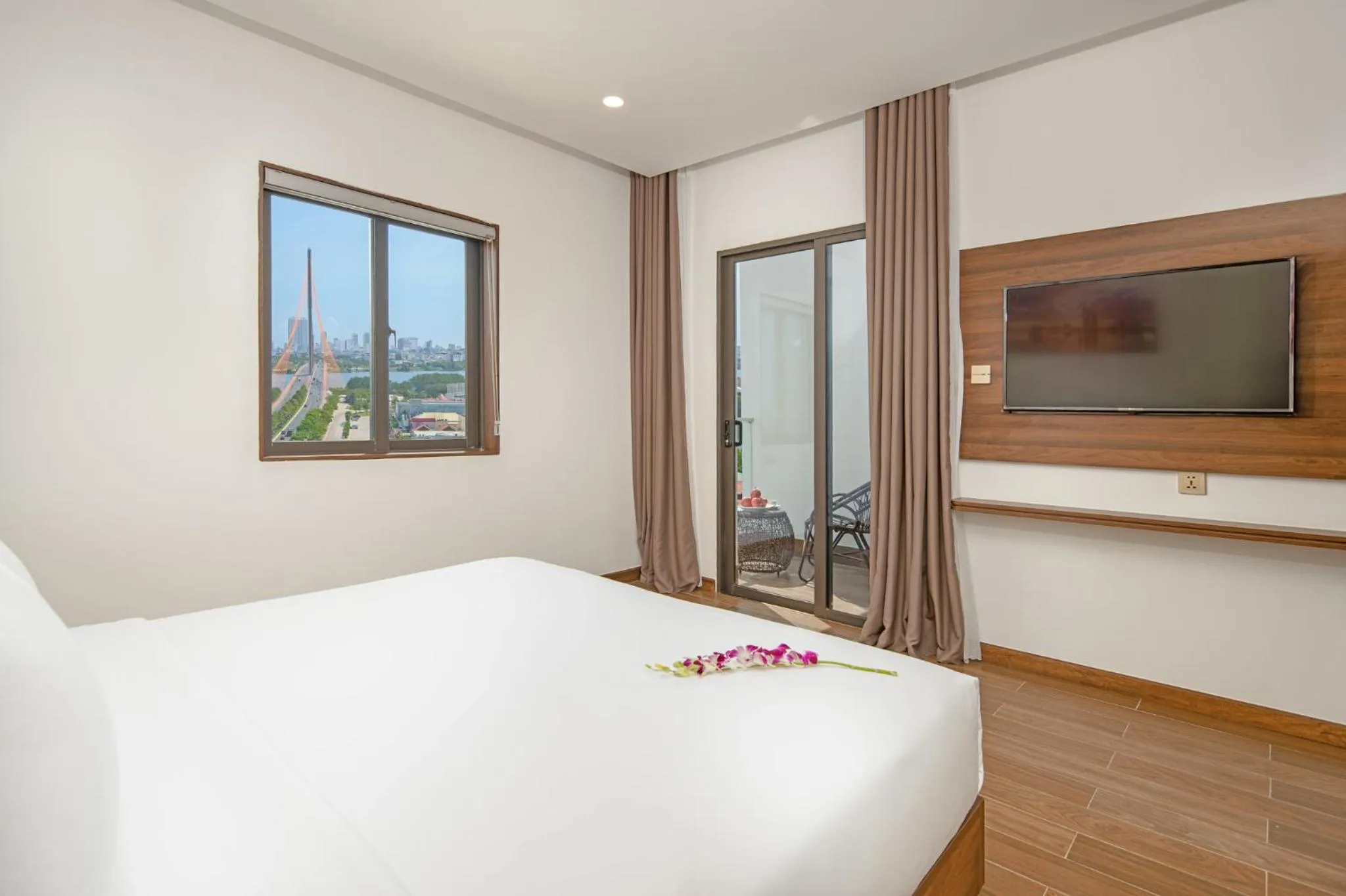 Photo of the whole room, Bed in Gold Plaza Hotel Da Nang