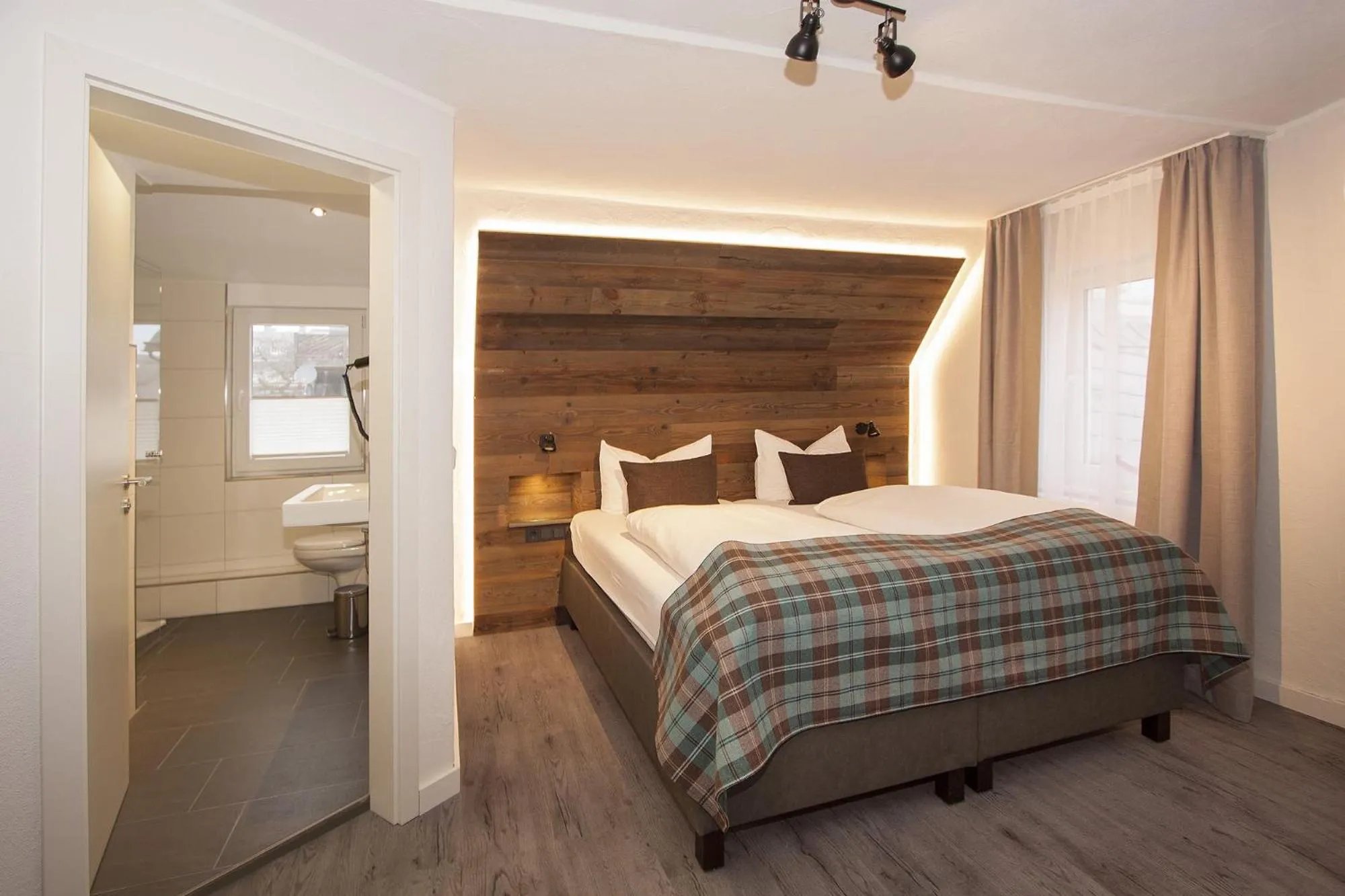 Bed in Hotel Nuhnetal