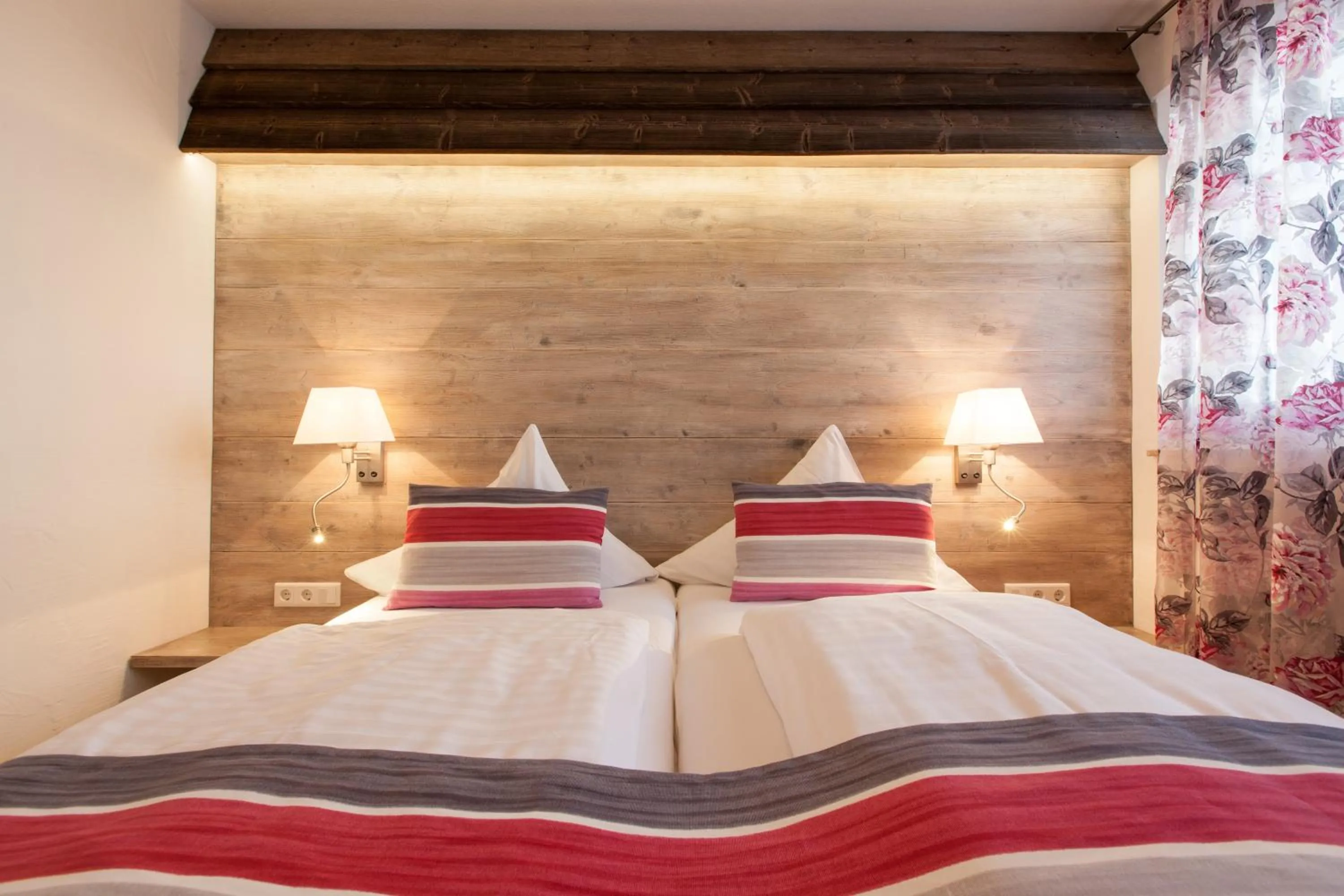 Bedroom, Bed in Hotel Nuhnetal