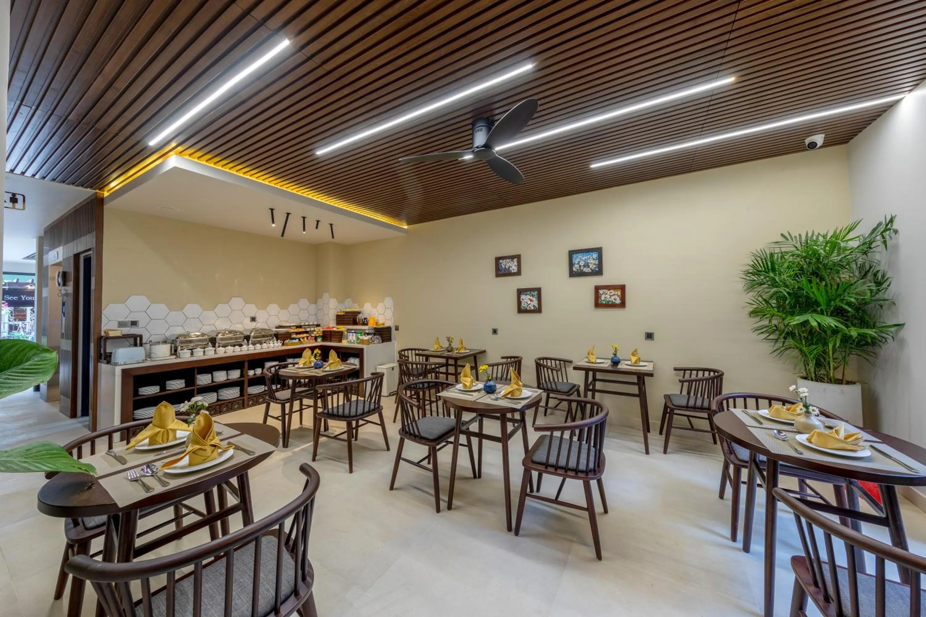 Restaurant/places to eat in Volar de Faifo Villa