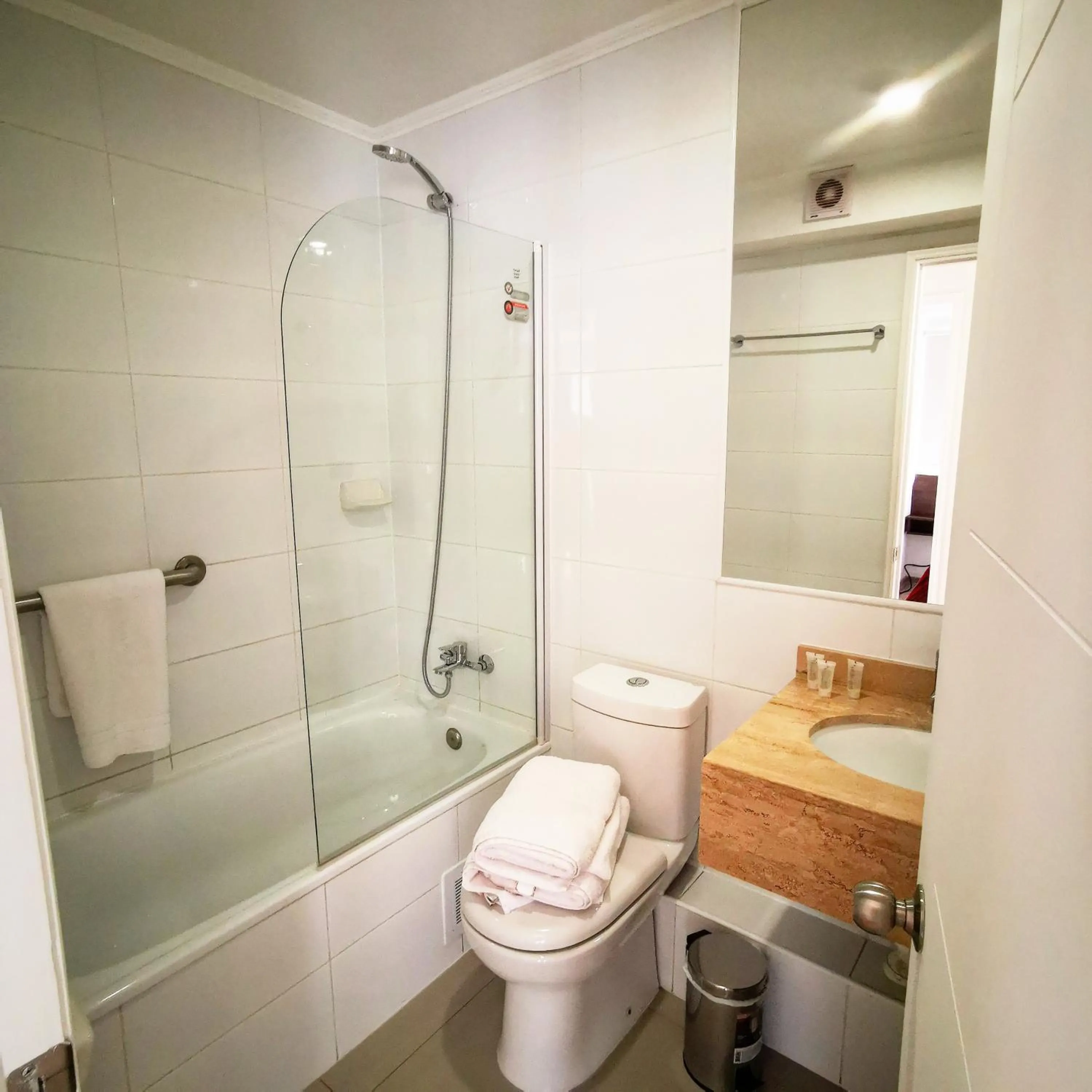 Bathroom in Apart Hotel Viva Providencia