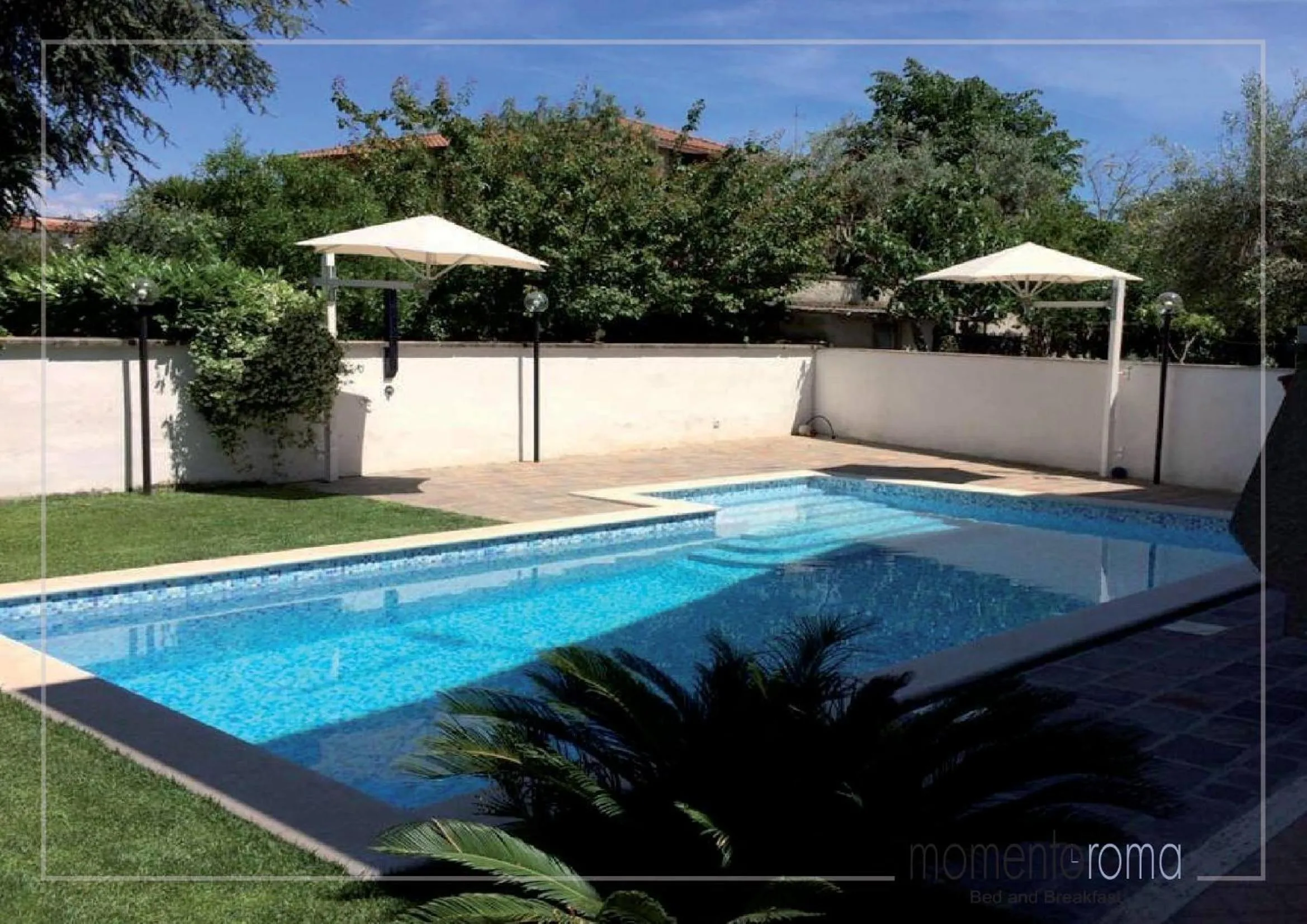 Garden in Momentoroma b&b