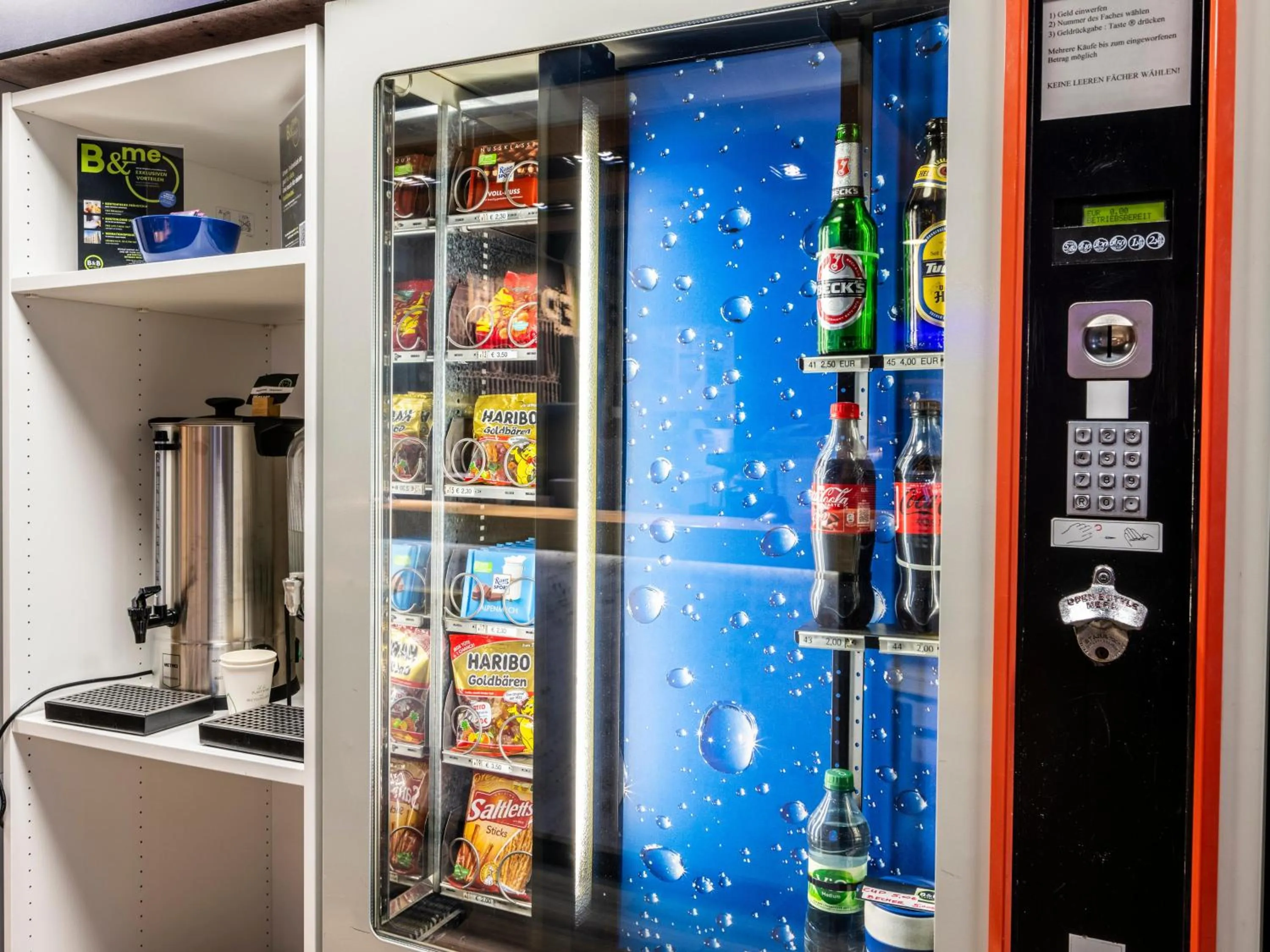 Lobby or reception in ibis budget Düsseldorf Airport