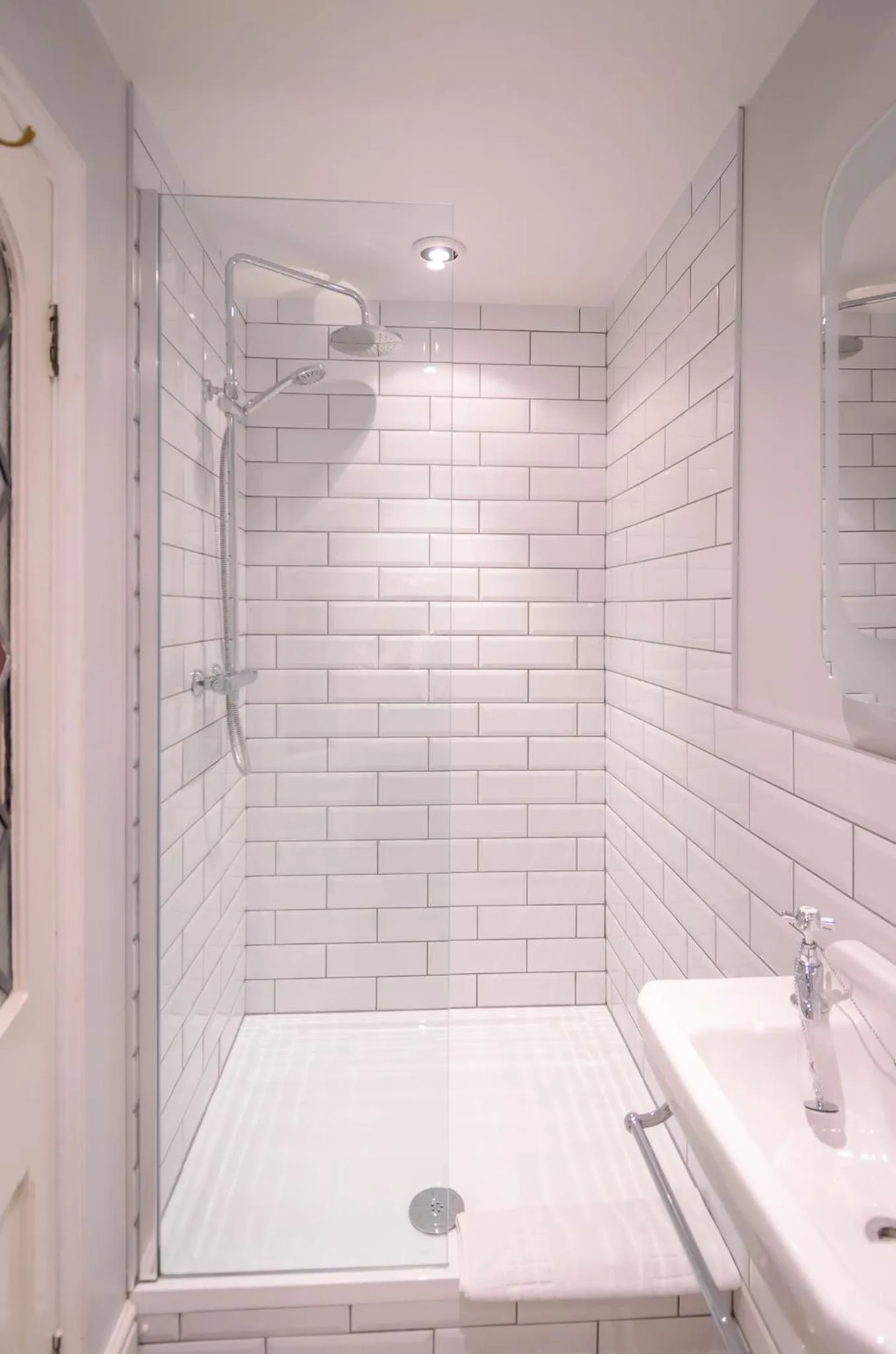 Bathroom in The Alverbank Hotel