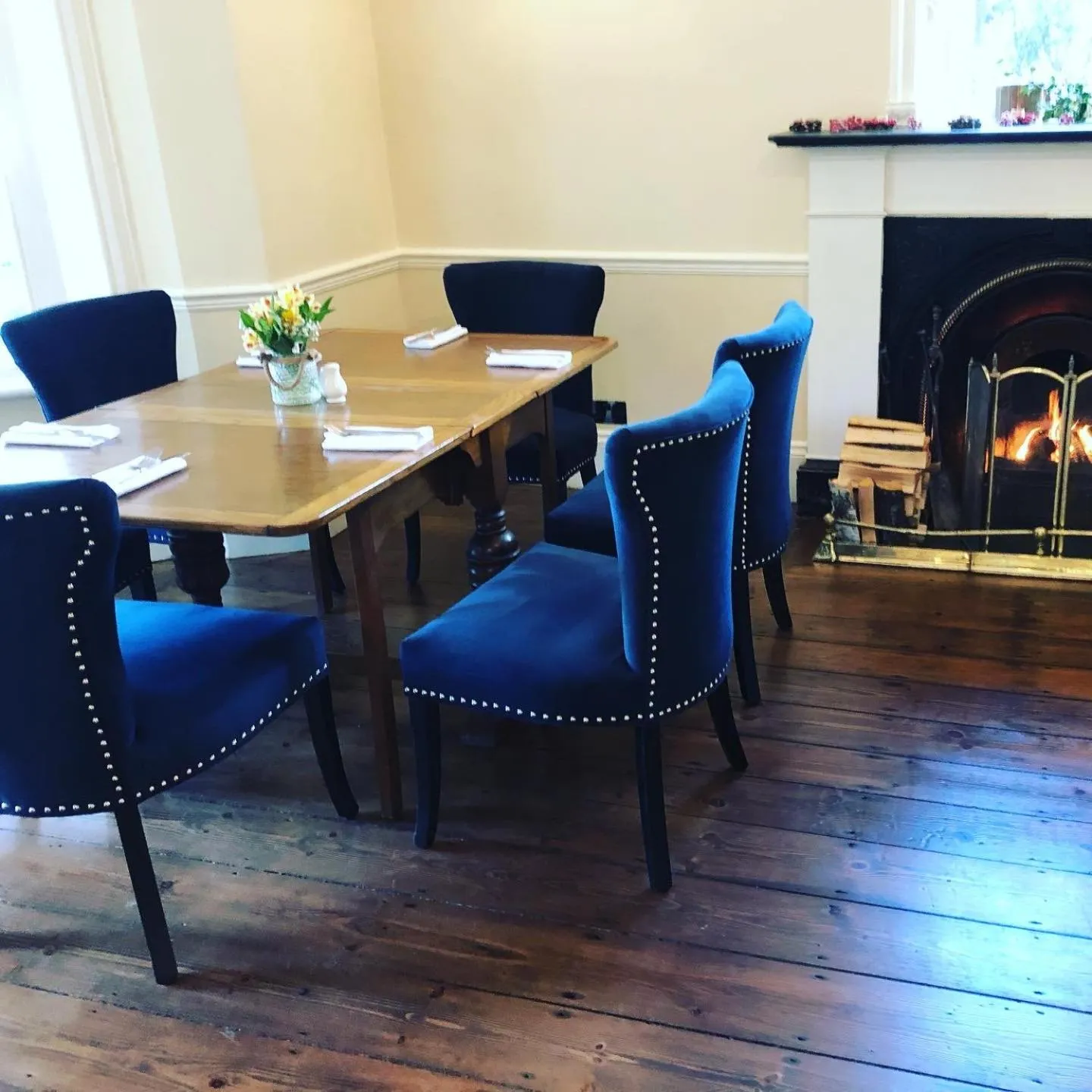 Restaurant/places to eat in The Alverbank Hotel