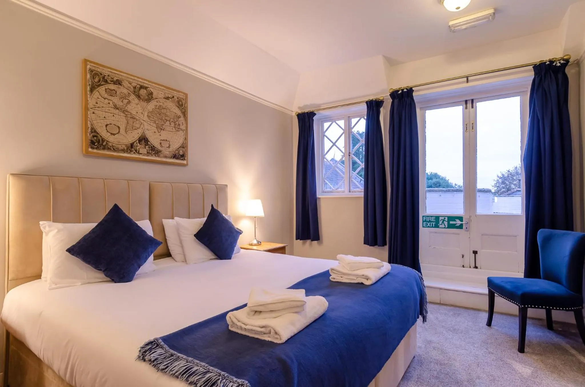 Bed in The Alverbank Hotel