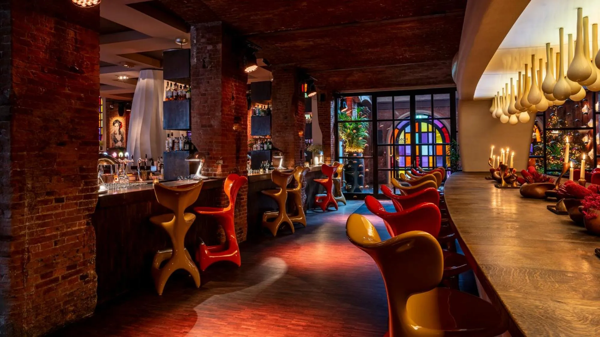 Lounge or bar in east Hotel Hamburg