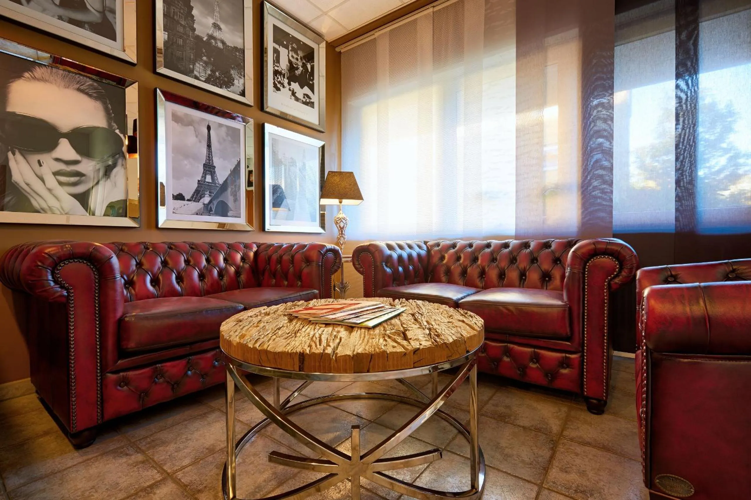 Lobby or reception in Hotel Stadt Grevenbroich mit Klimaanlage