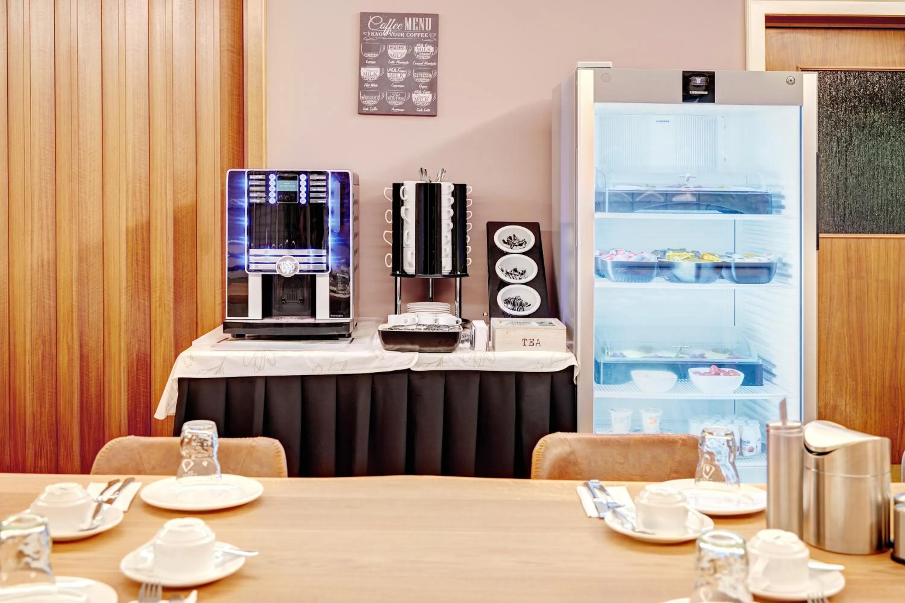 Continental breakfast in Hotel Stadt Grevenbroich mit Klimaanlage