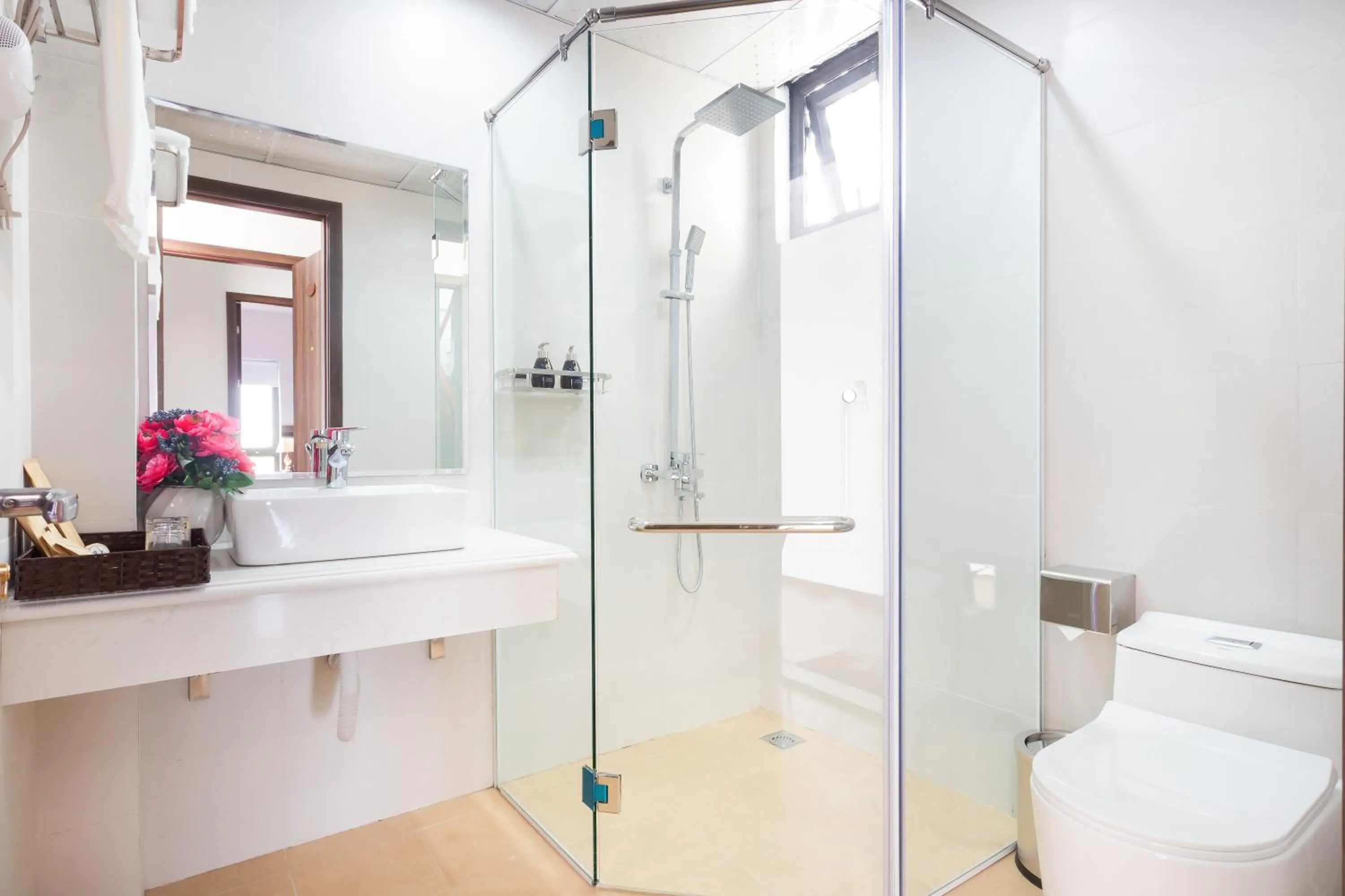 Shower in Diamond Hotel