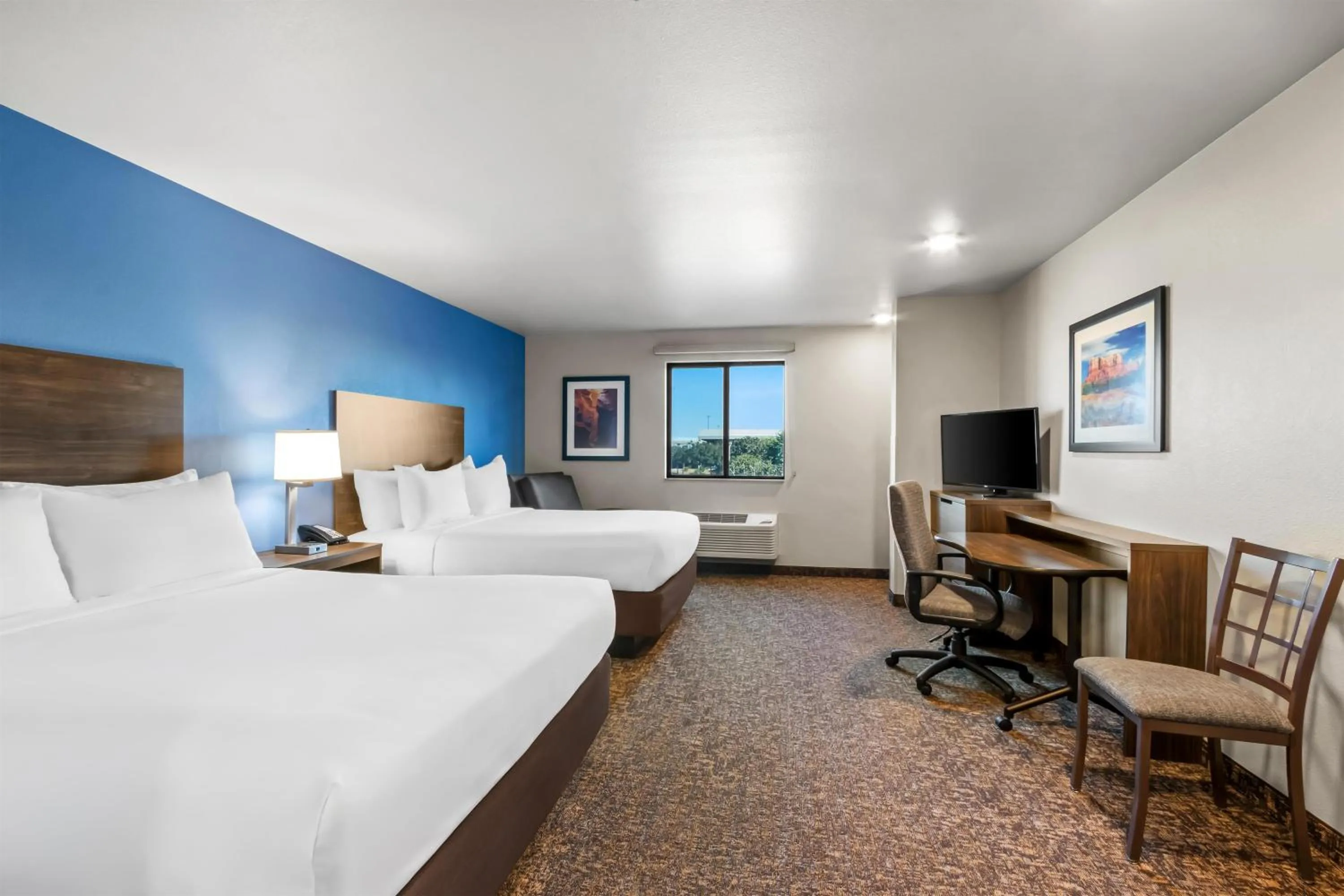 Bedroom, Bed in Sonesta Simply Suites Avondale