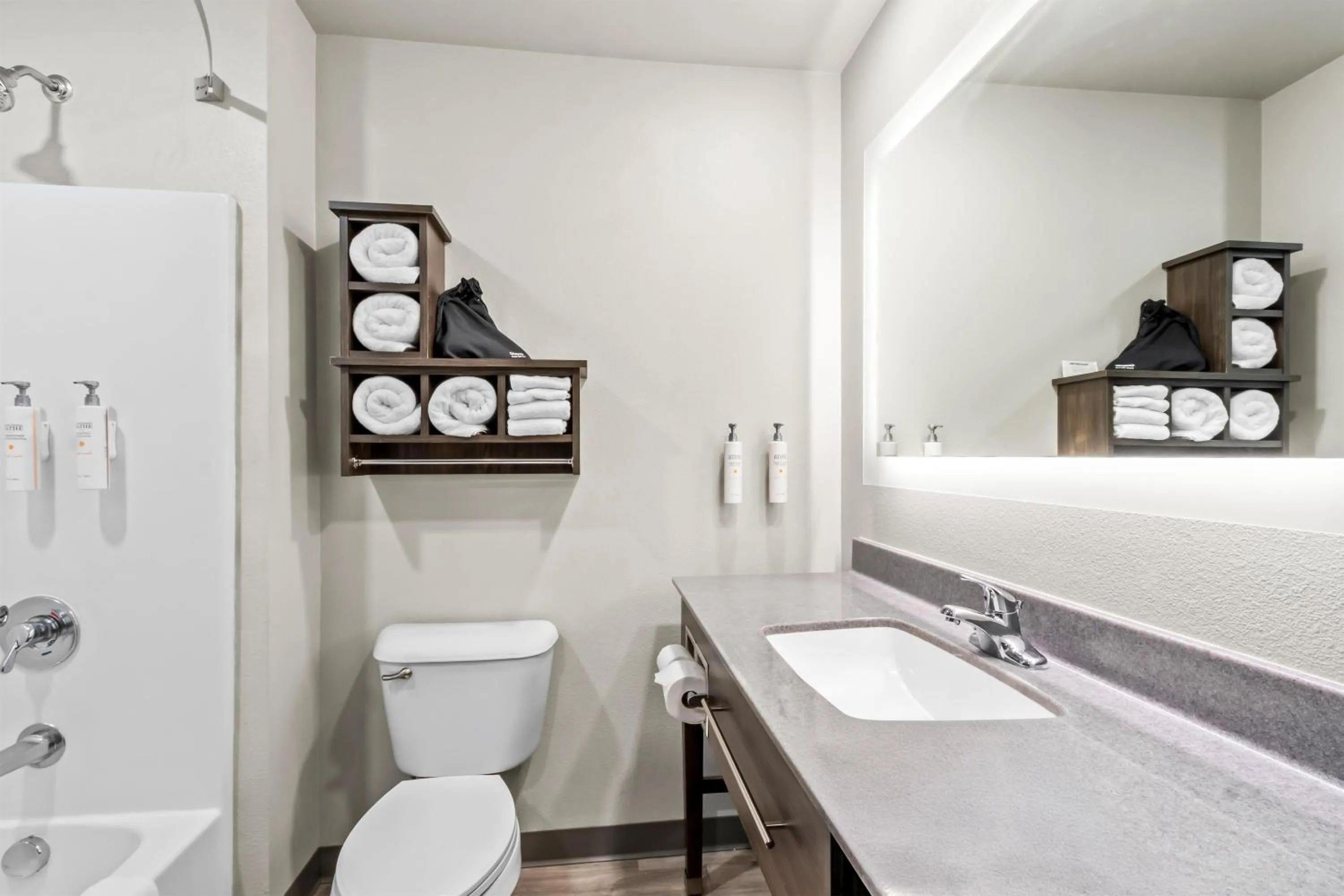 Bathroom in Sonesta Simply Suites Avondale