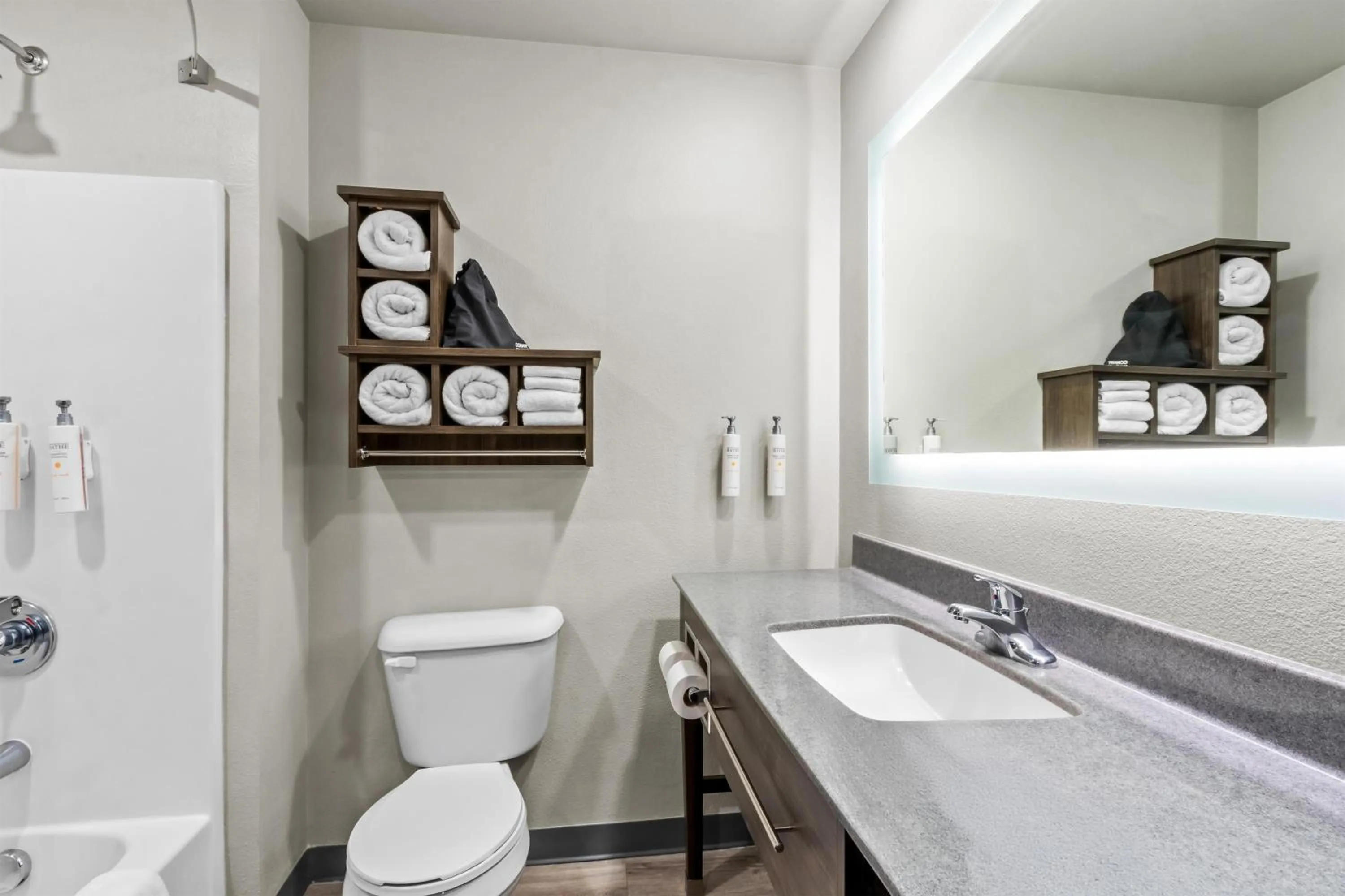 Bathroom in Sonesta Simply Suites Avondale