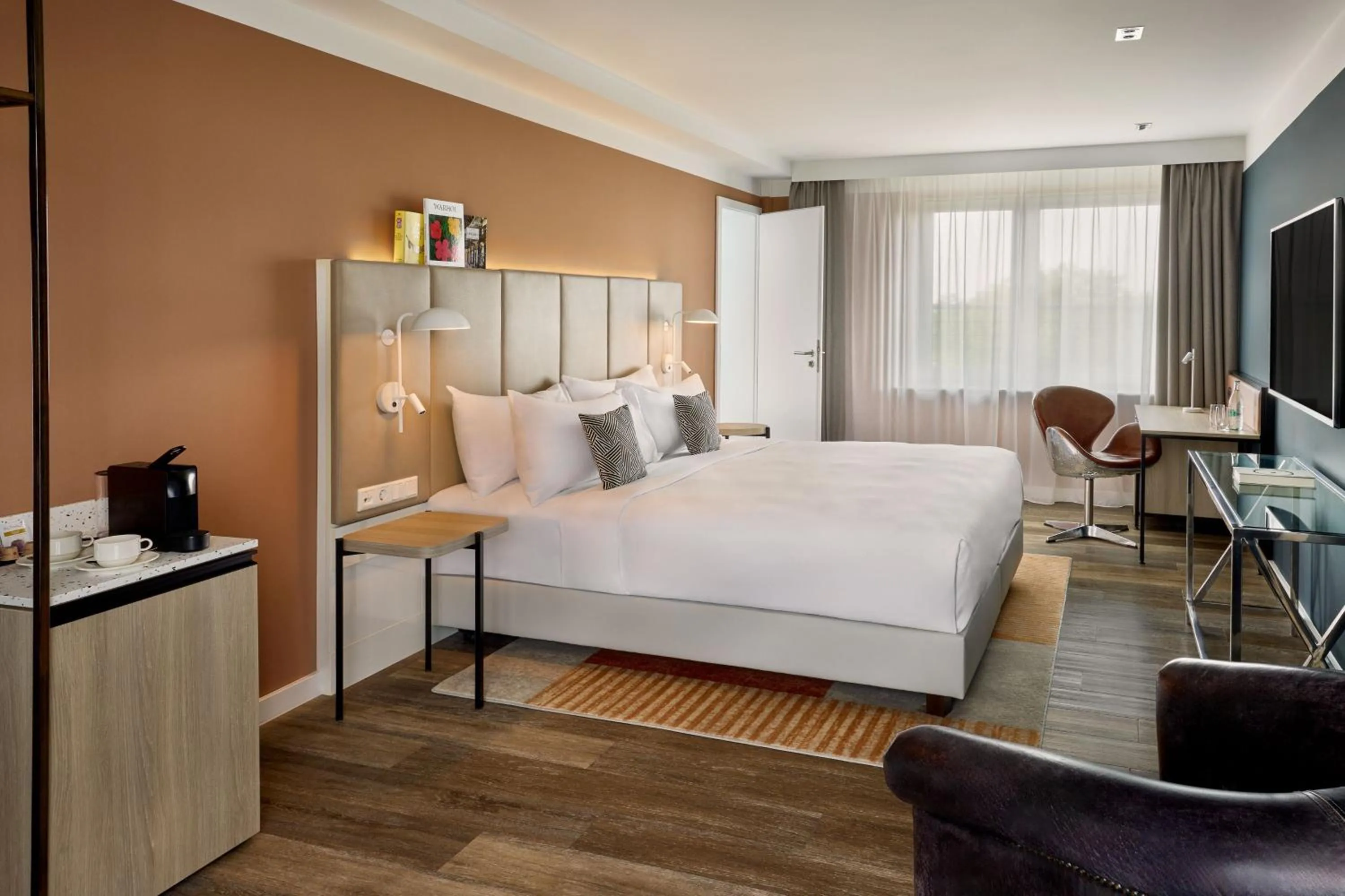 Photo of the whole room, Bed in the Deutz, a Tribute Portfolio Hotel