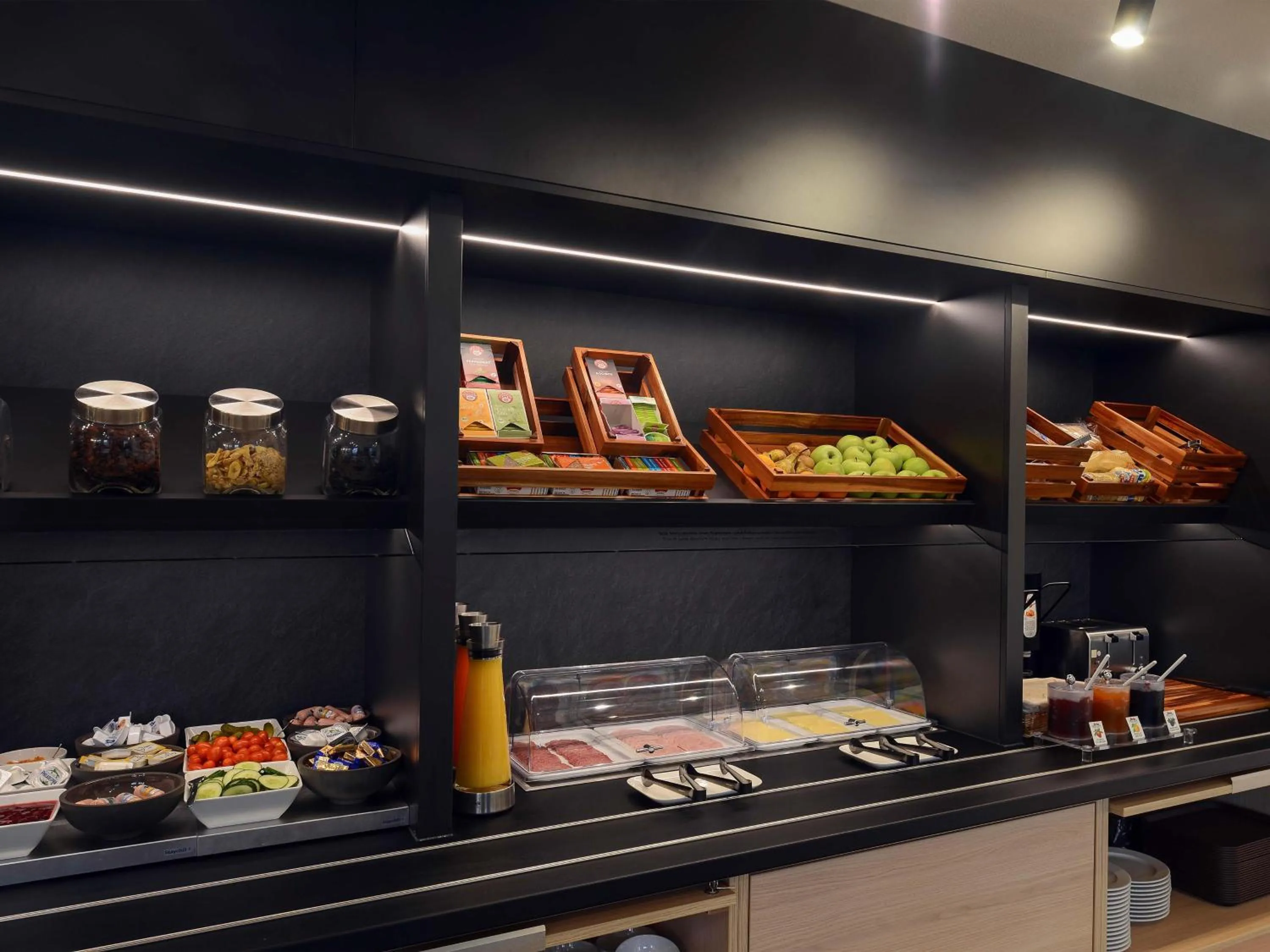 Restaurant/places to eat in B&B HOTEL Wuppertal-Oberbarmen