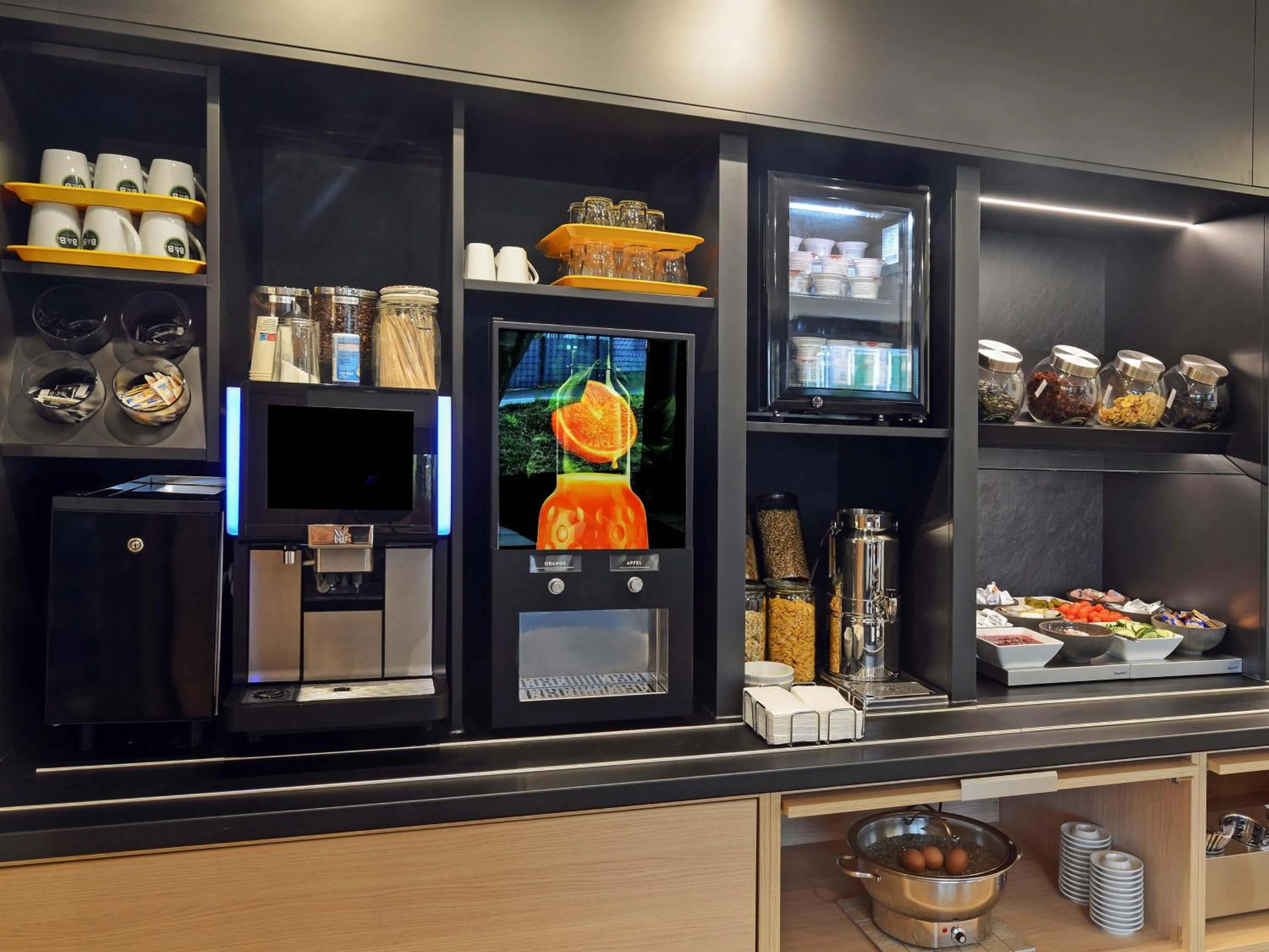 Lobby or reception in B&B HOTEL Wuppertal-Oberbarmen