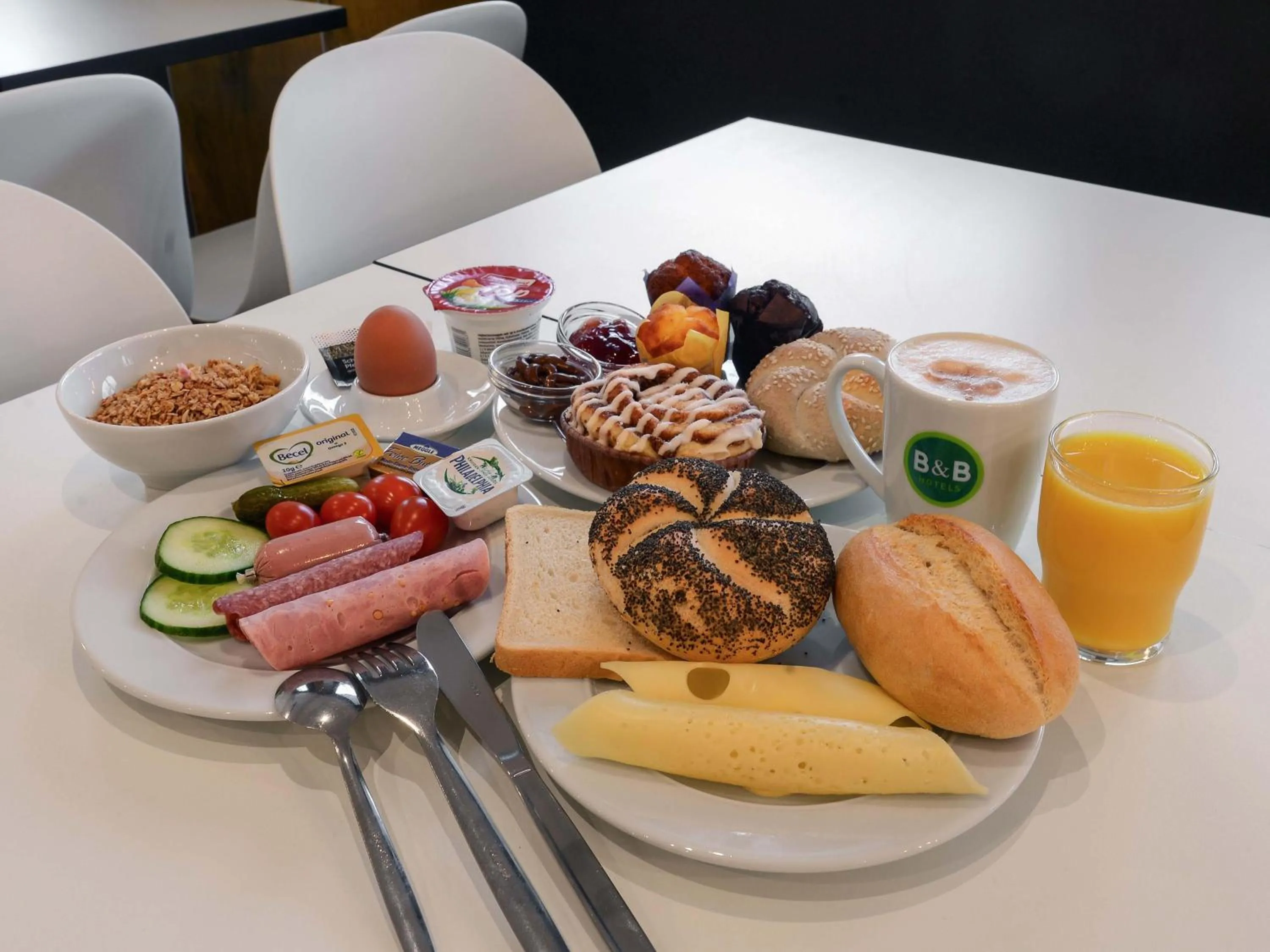 Restaurant/places to eat in B&B HOTEL Wuppertal-Oberbarmen