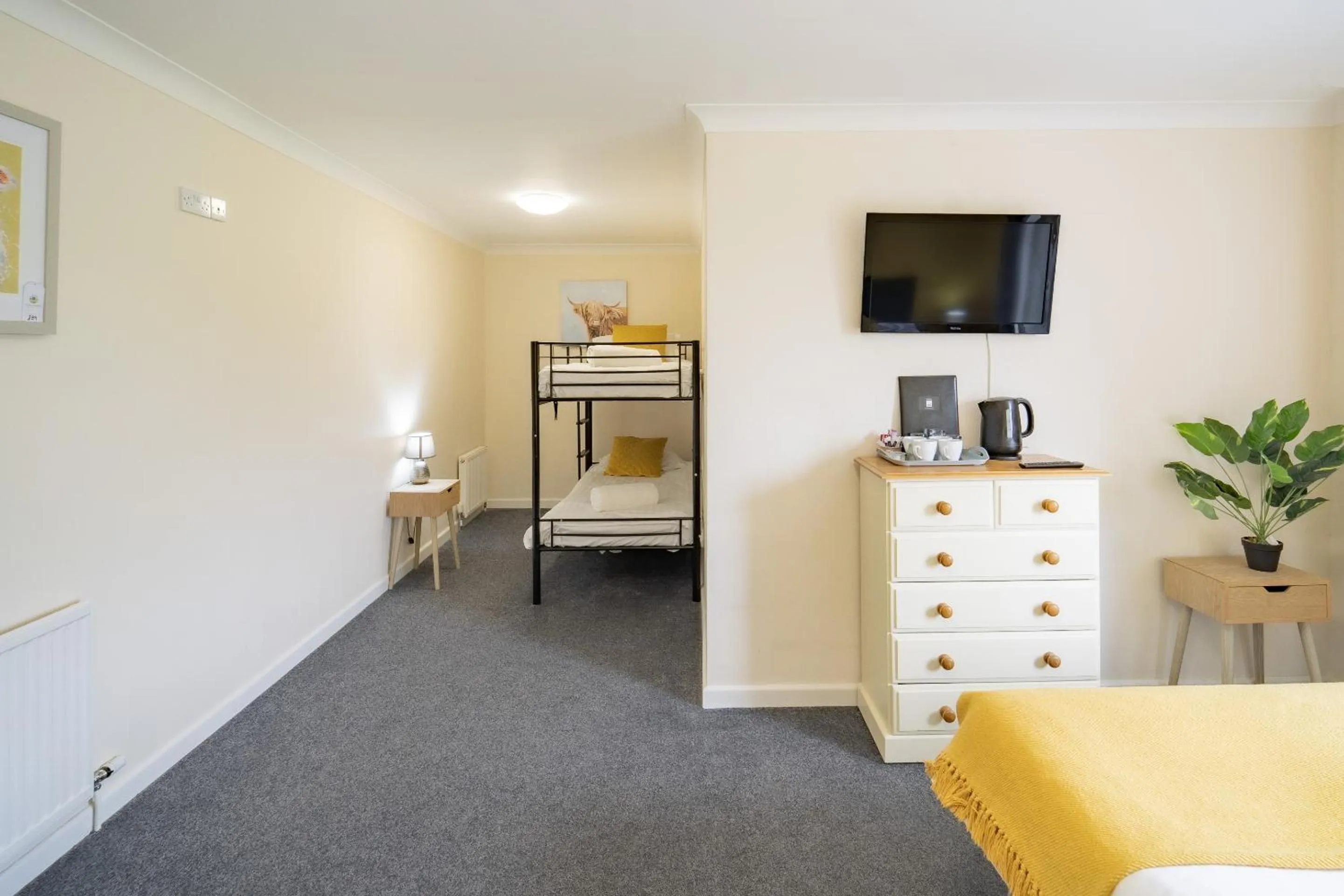 Bedroom in The Well Inn