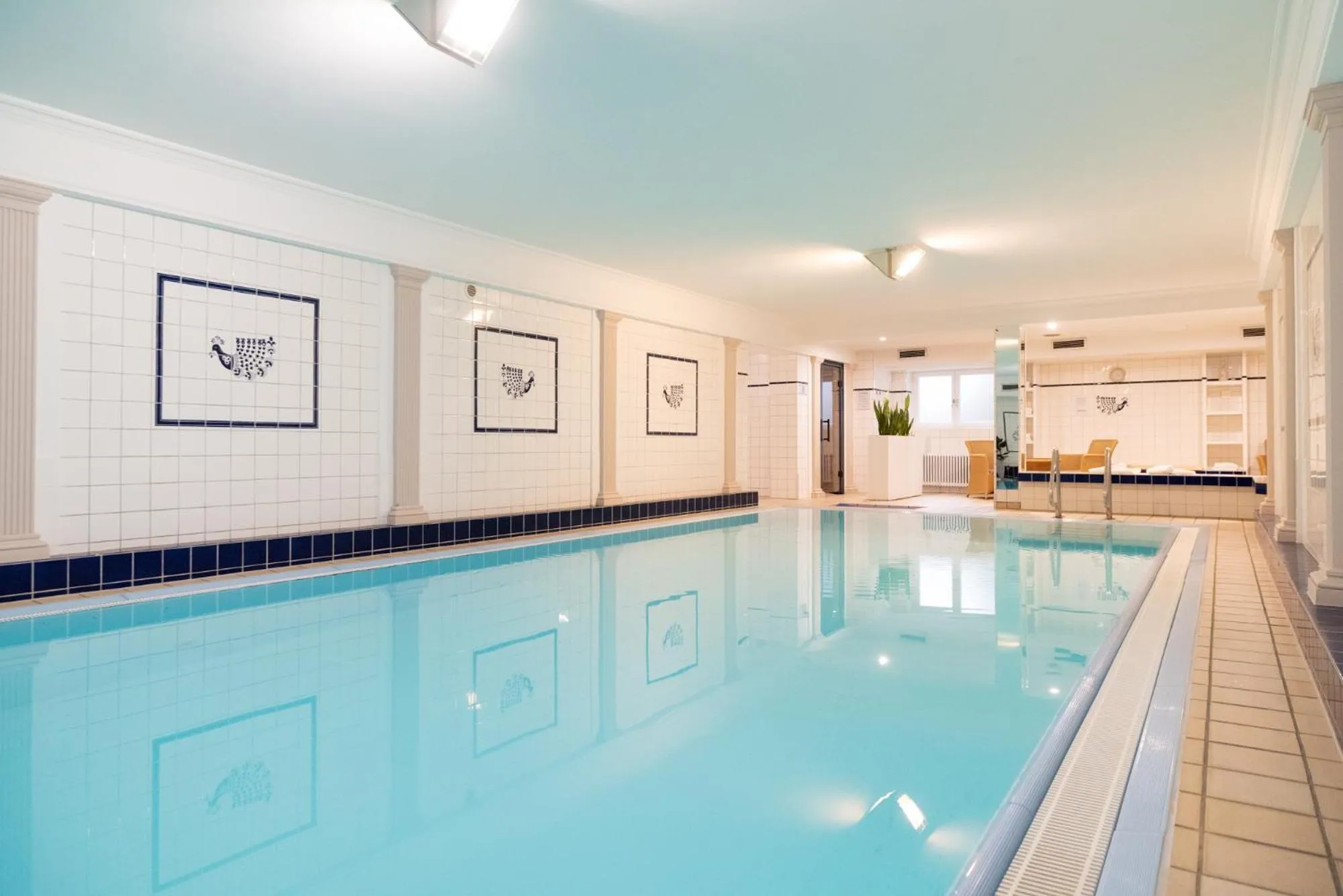 Swimming pool in Waldhotel Eskeshof