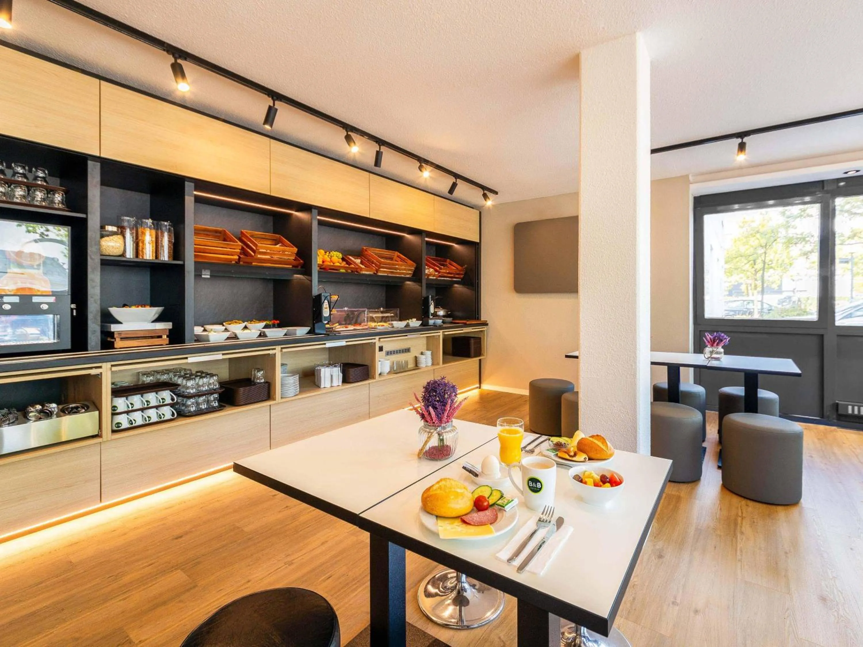 Photo of the whole room in B&B HOTEL Essen-Nord