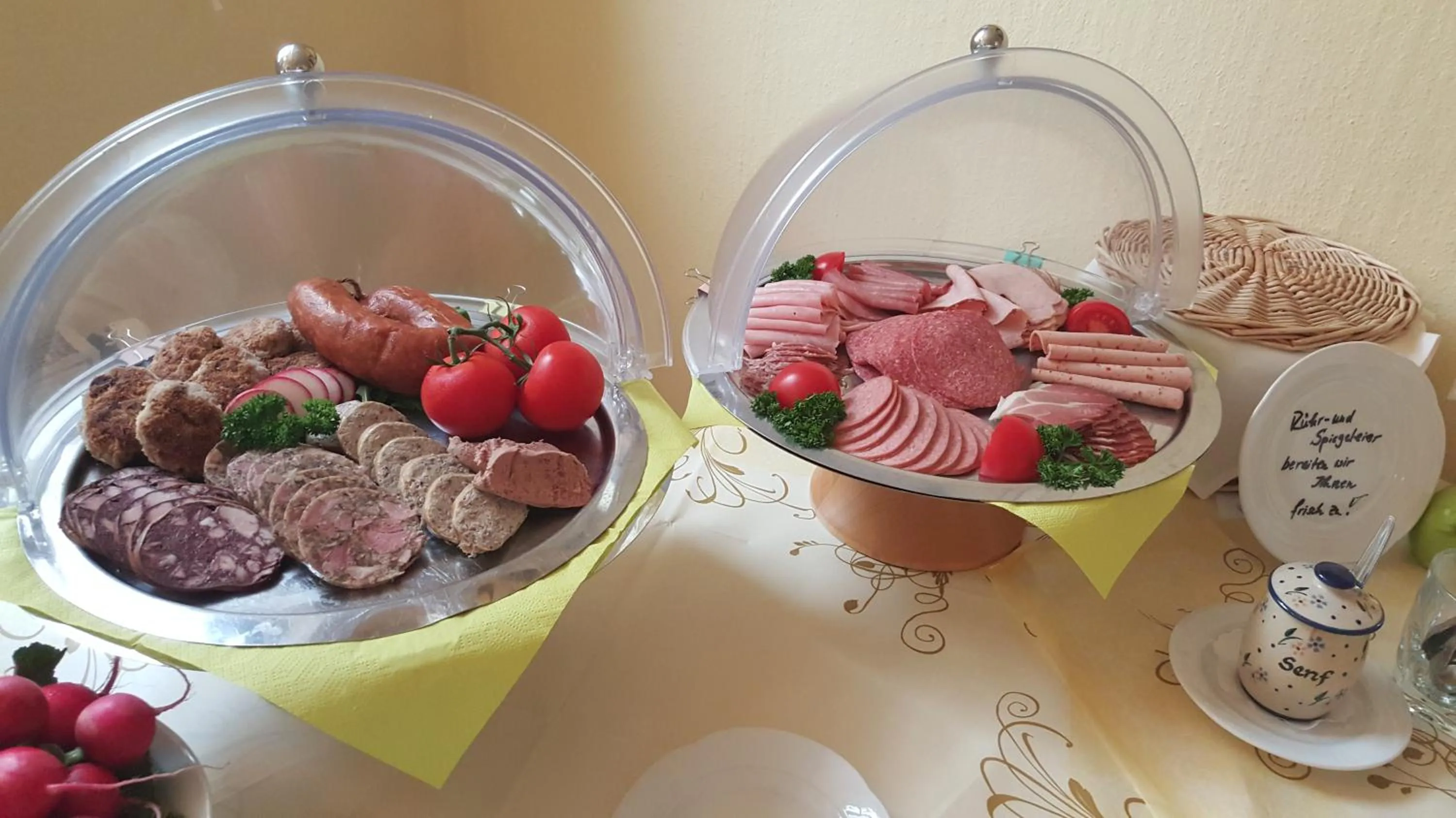 Buffet breakfast in Hotel Alt-Connewitz