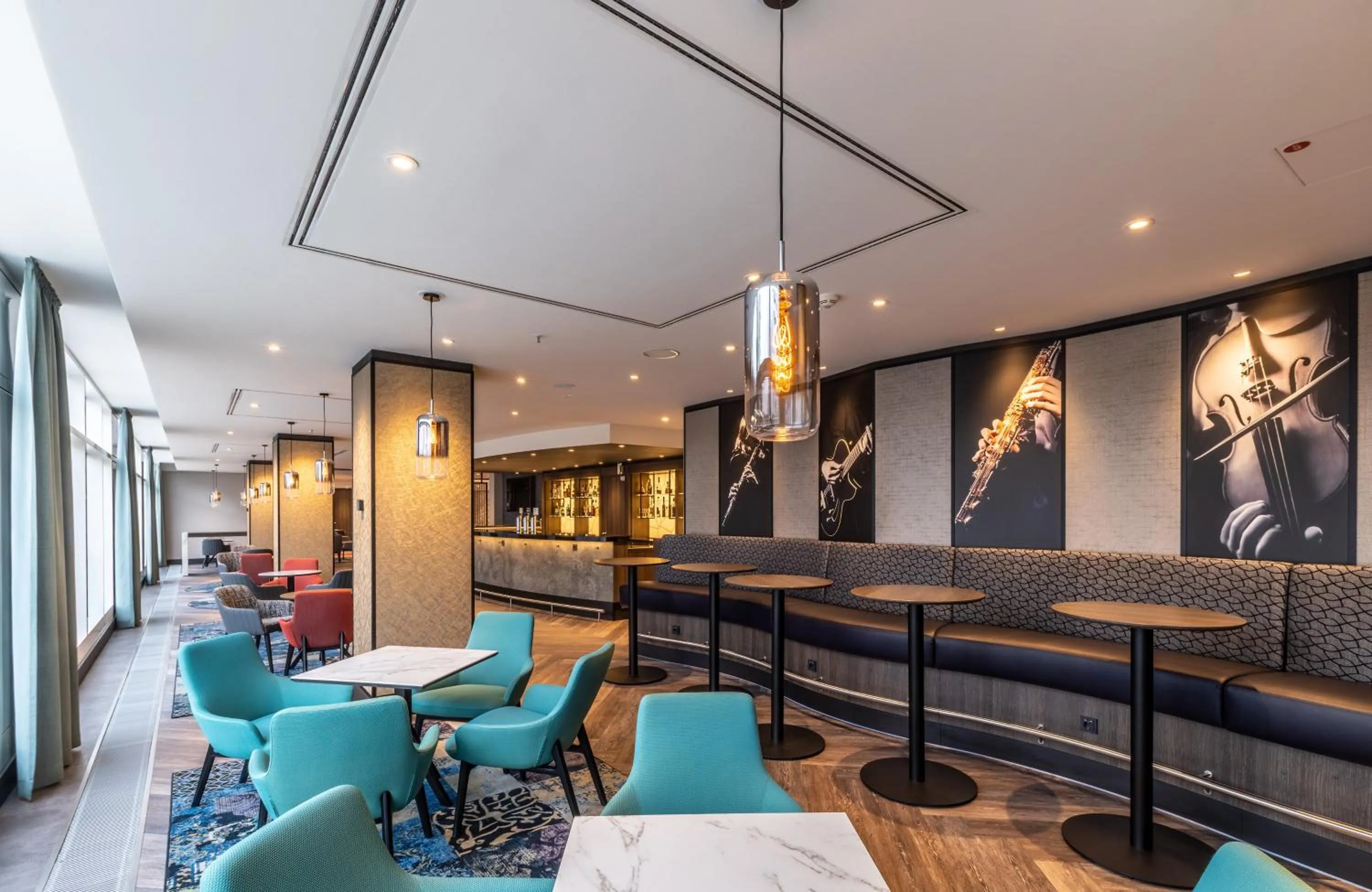 Lounge or bar in NYX Hotel Erfurt by Leonardo Hotels