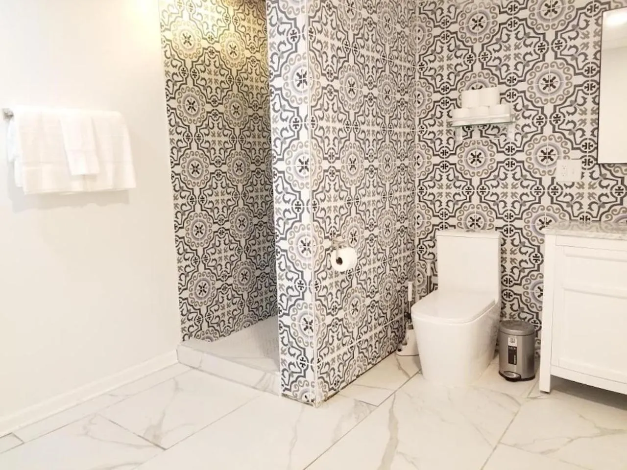 Bathroom in 7 BR- Sleeps 15! Famous Lakefront Amazing Property!