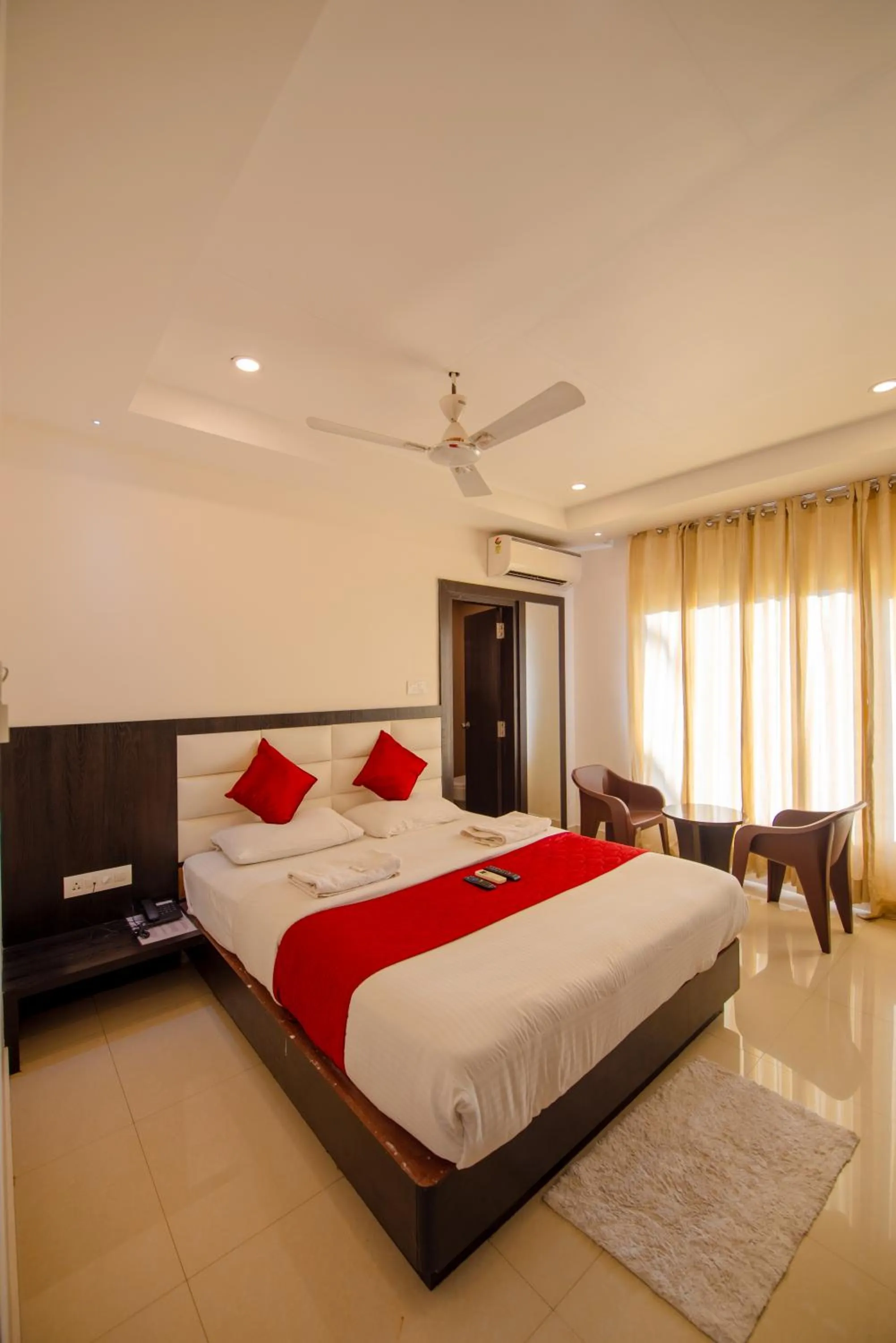 Bedroom, Bed in Hotel Horizon Hues