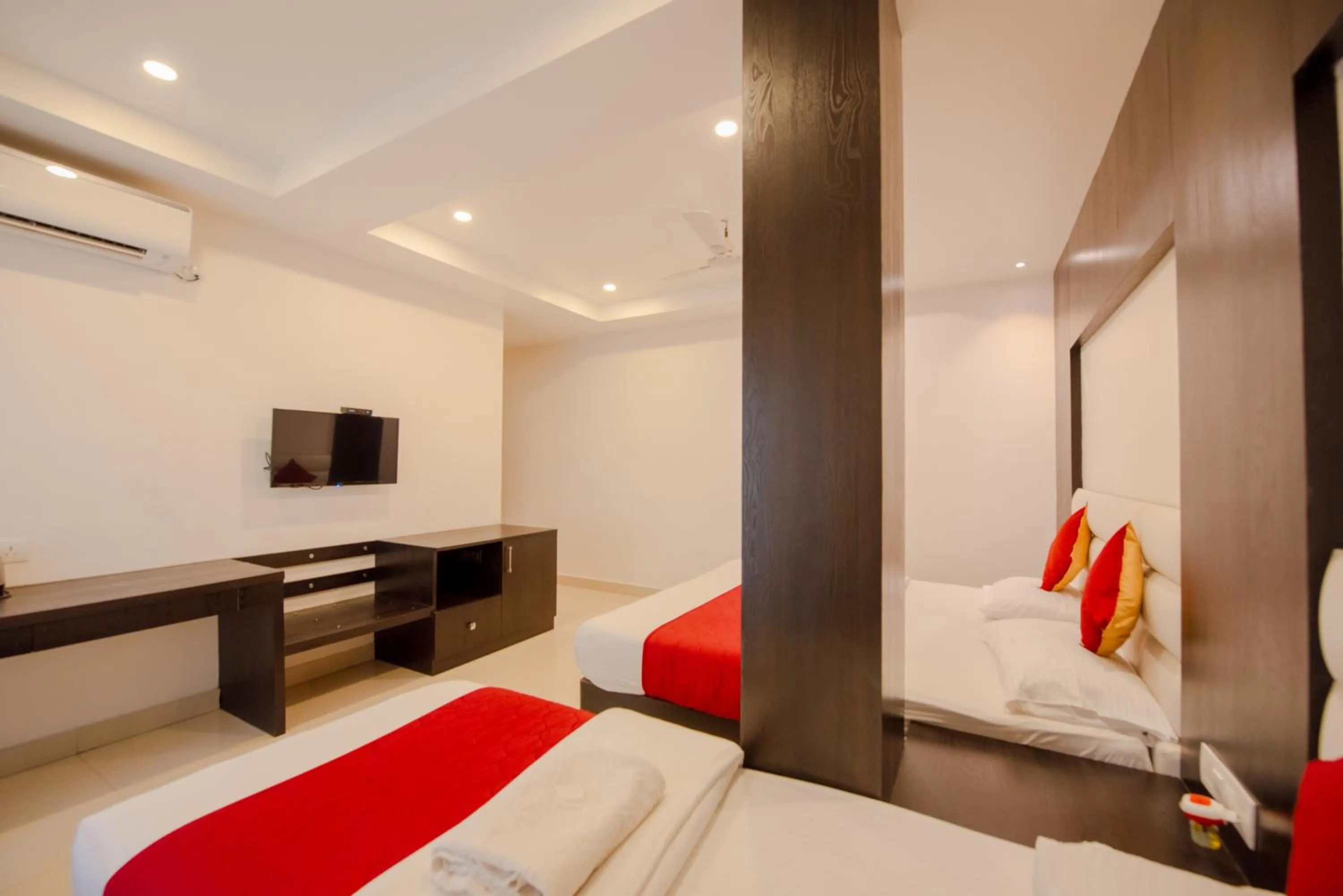 Bedroom, Bed in Hotel Horizon Hues