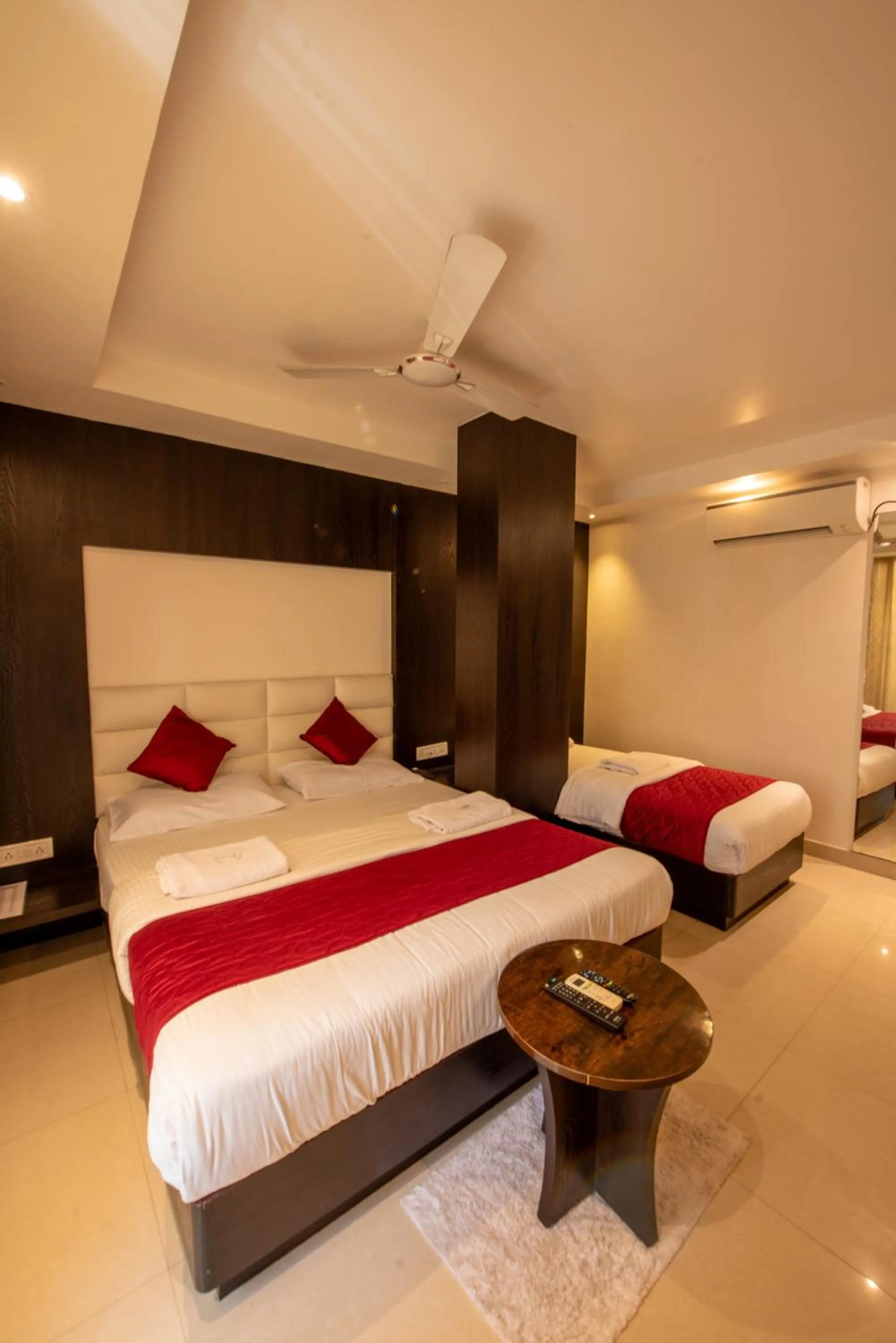 Bedroom, Bed in Hotel Horizon Hues