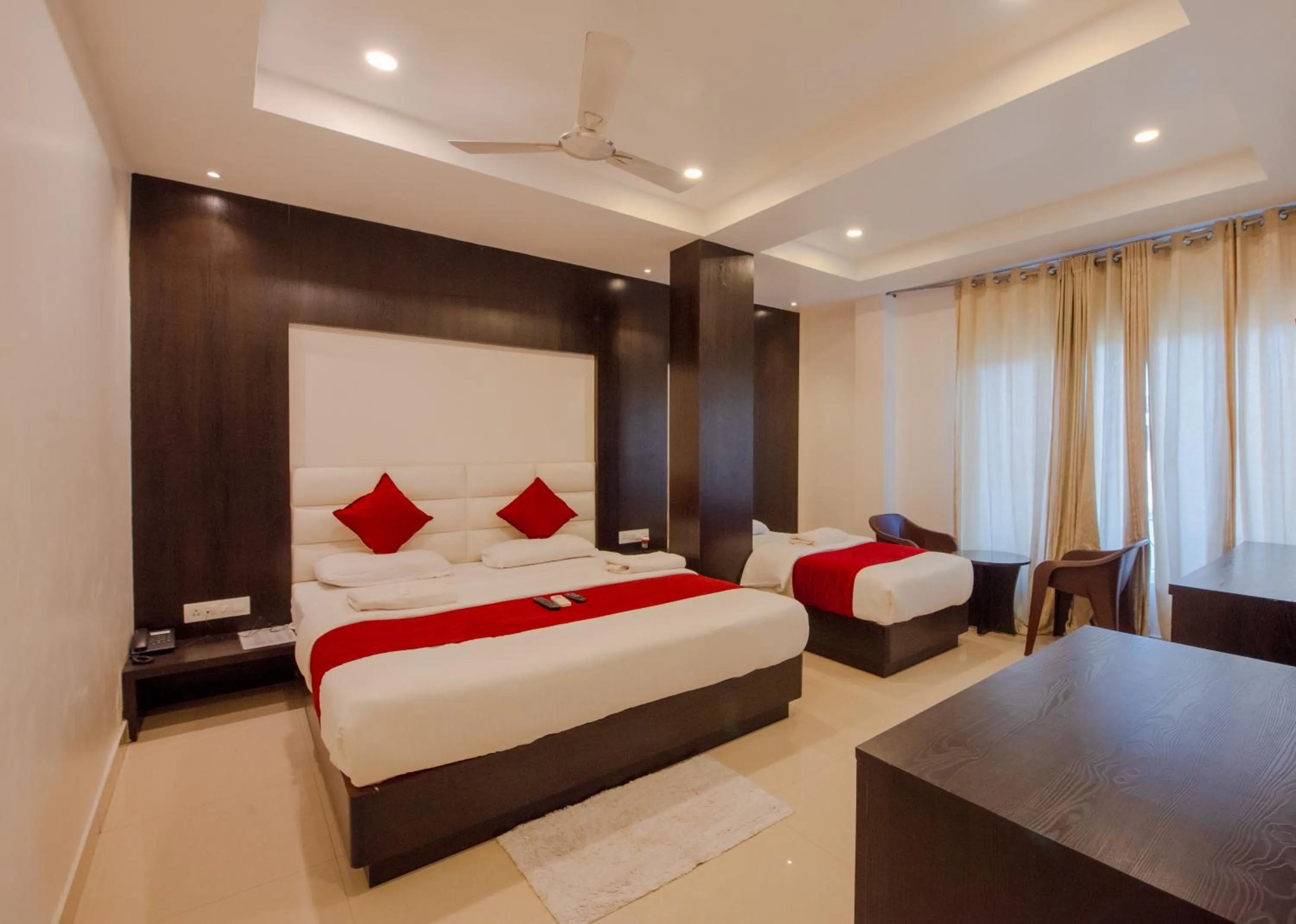 Bedroom, Bed in Hotel Horizon Hues