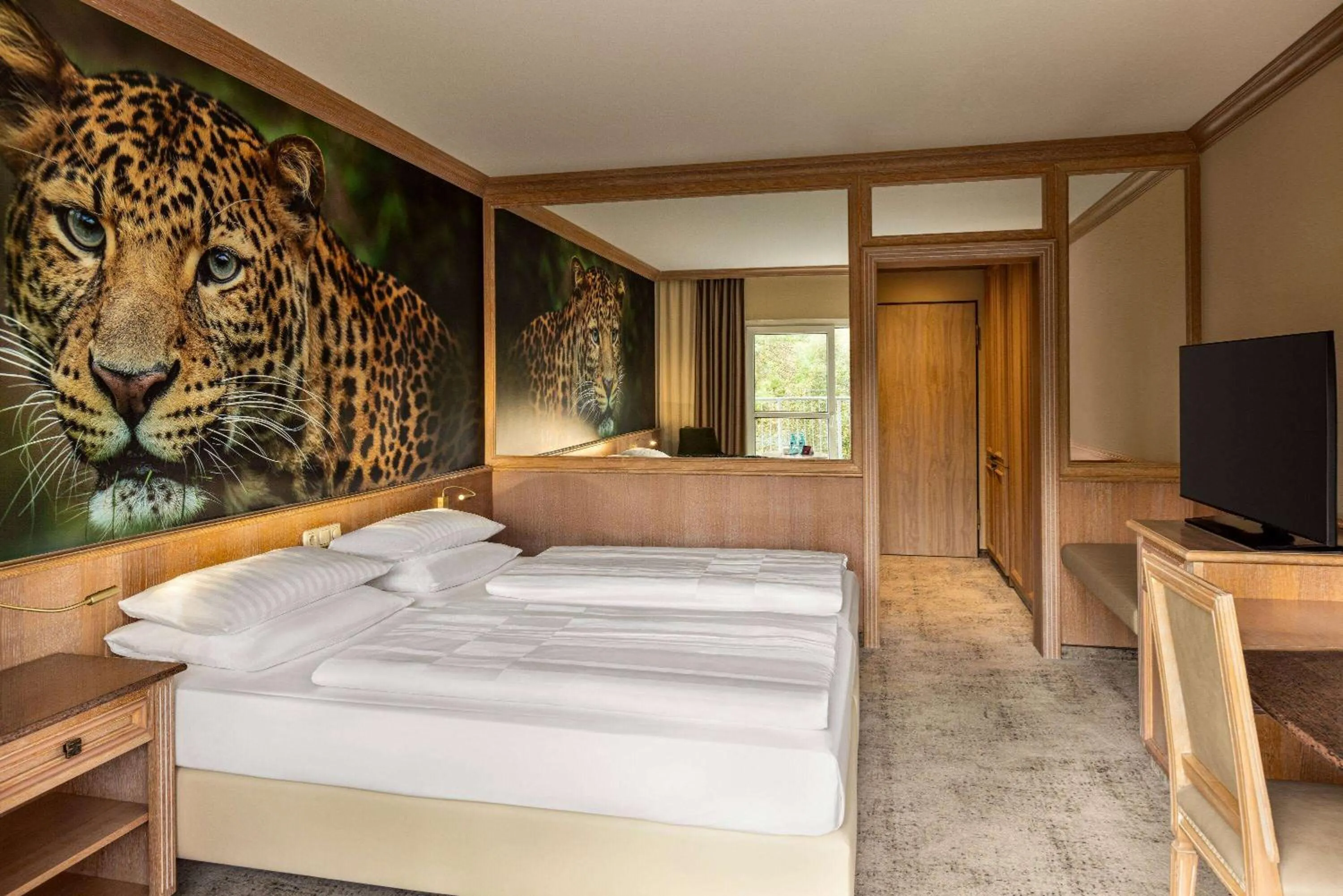 Photo of the whole room, Bed in Amedia Hotel & Suites Leipzig, Trademark Collection by Wyndham