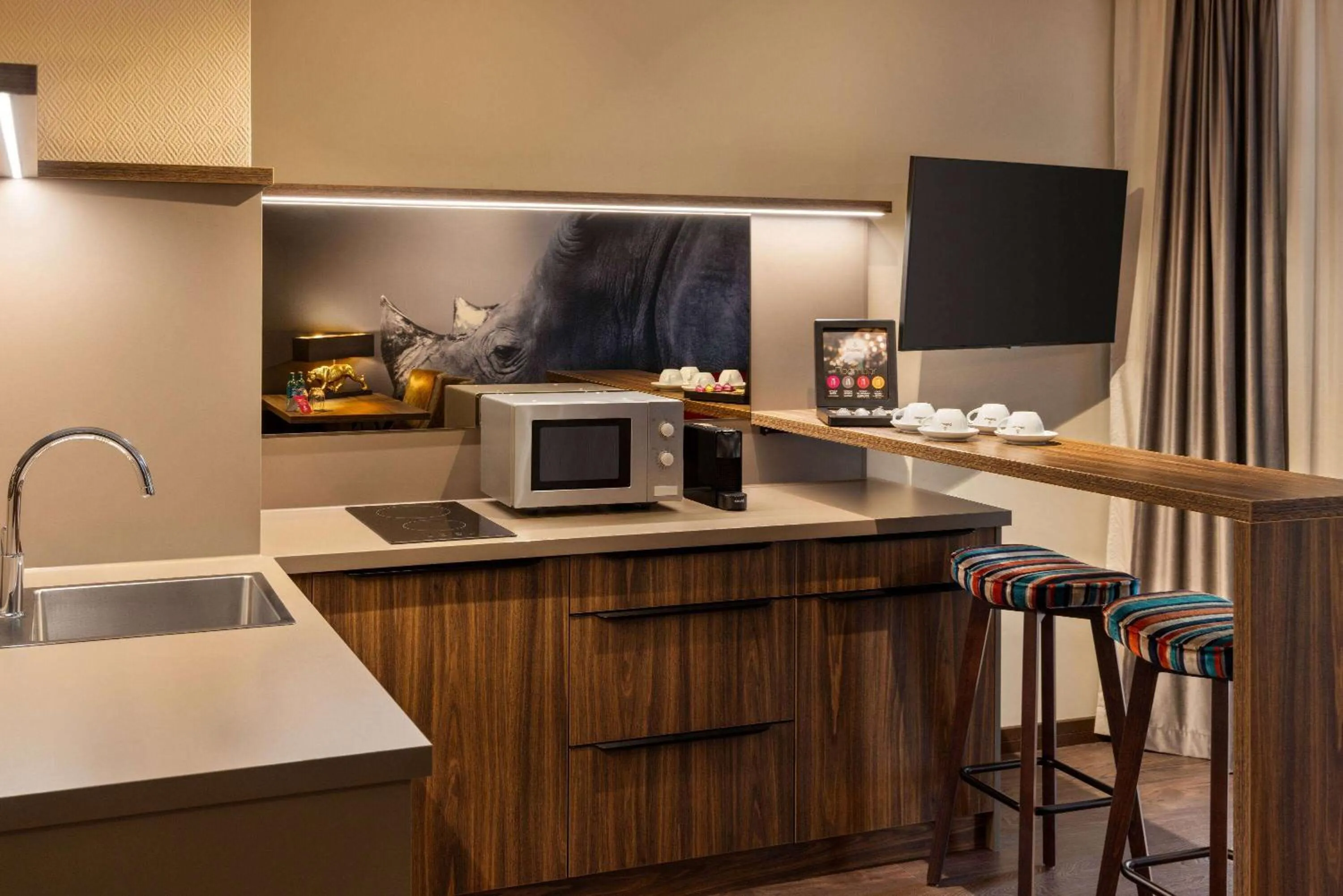 Bed in Amedia Hotel & Suites Leipzig, Trademark Collection by Wyndham