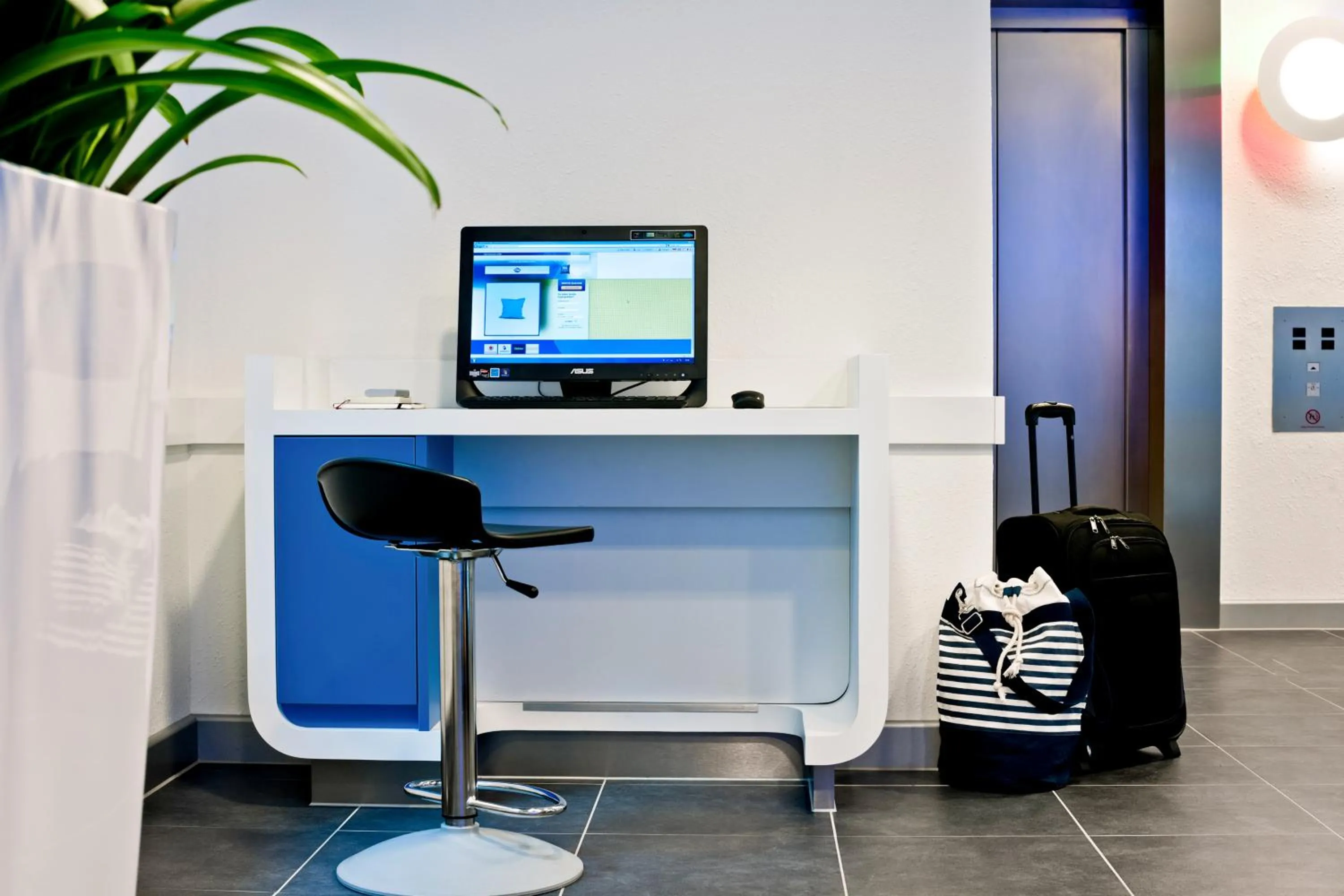 Business facilities in ibis budget Duisburg City am Innenhafen