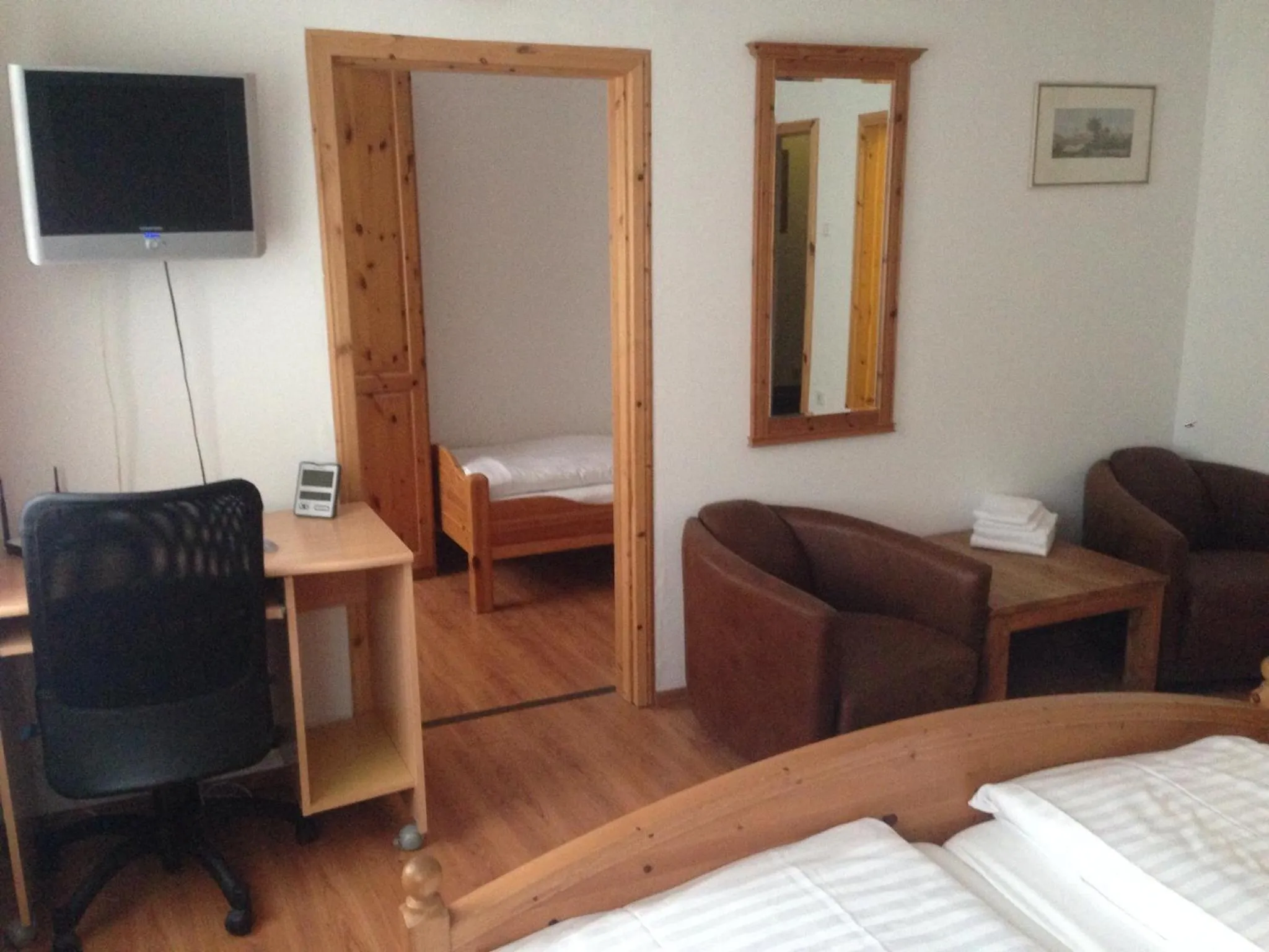 Photo of the whole room, Bed in Hotel zur Post Kleve