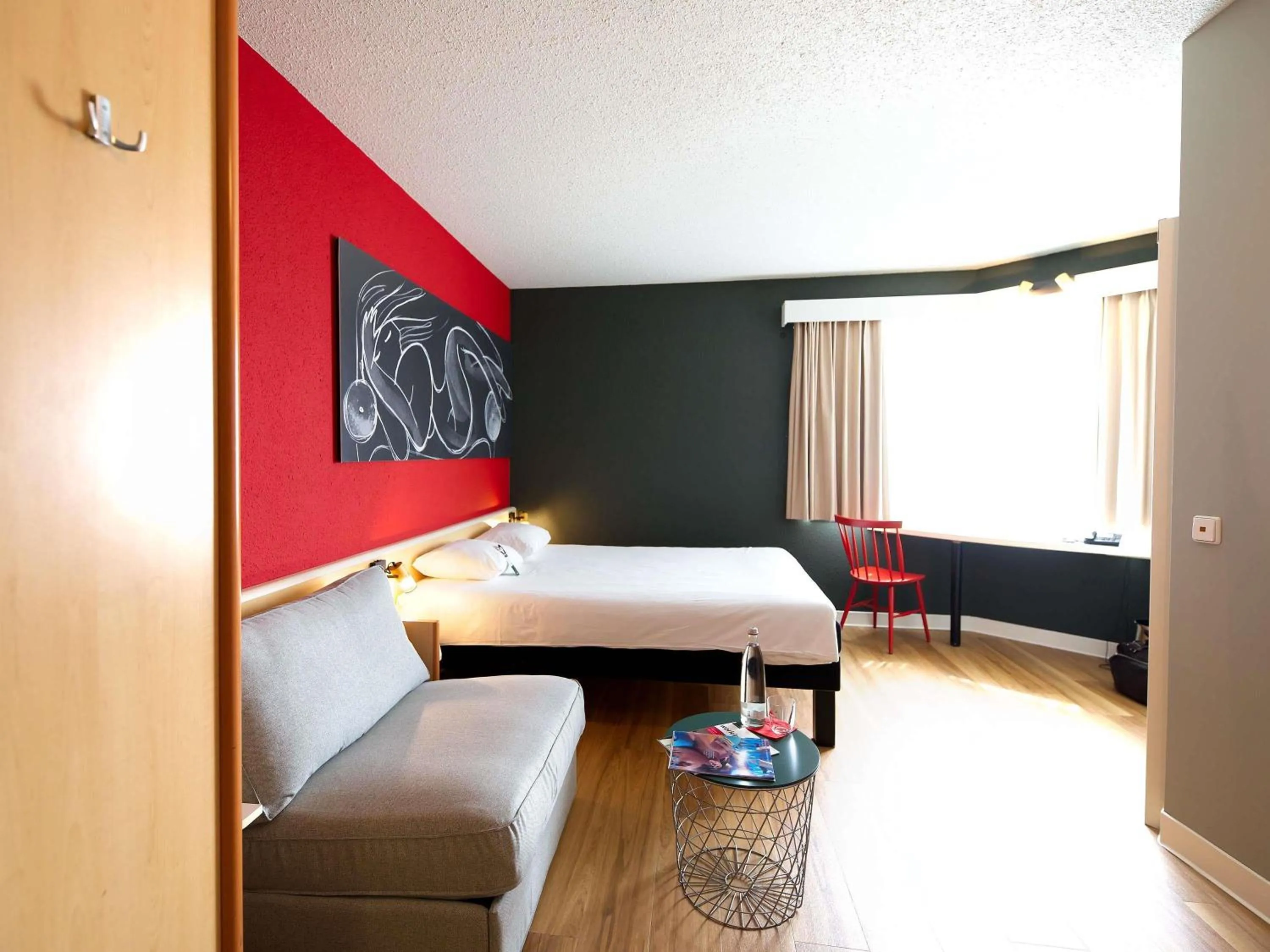 Bedroom, Bed in ibis Köln Messe