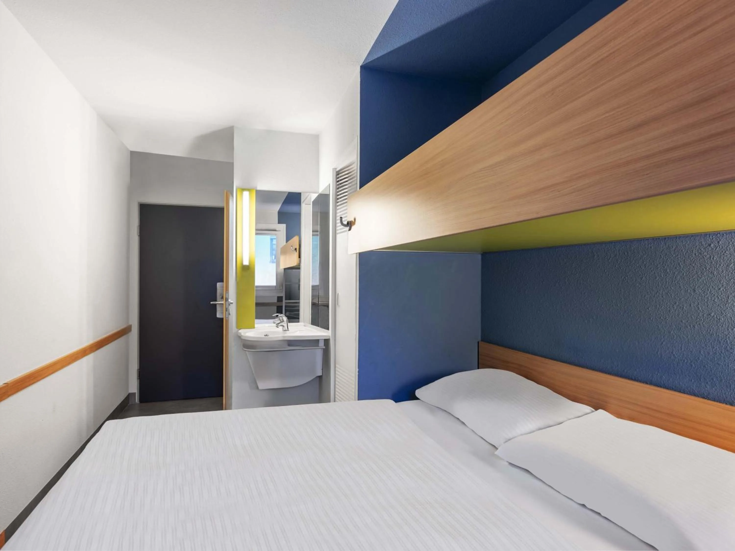 Bed in B&B HOTEL Willich