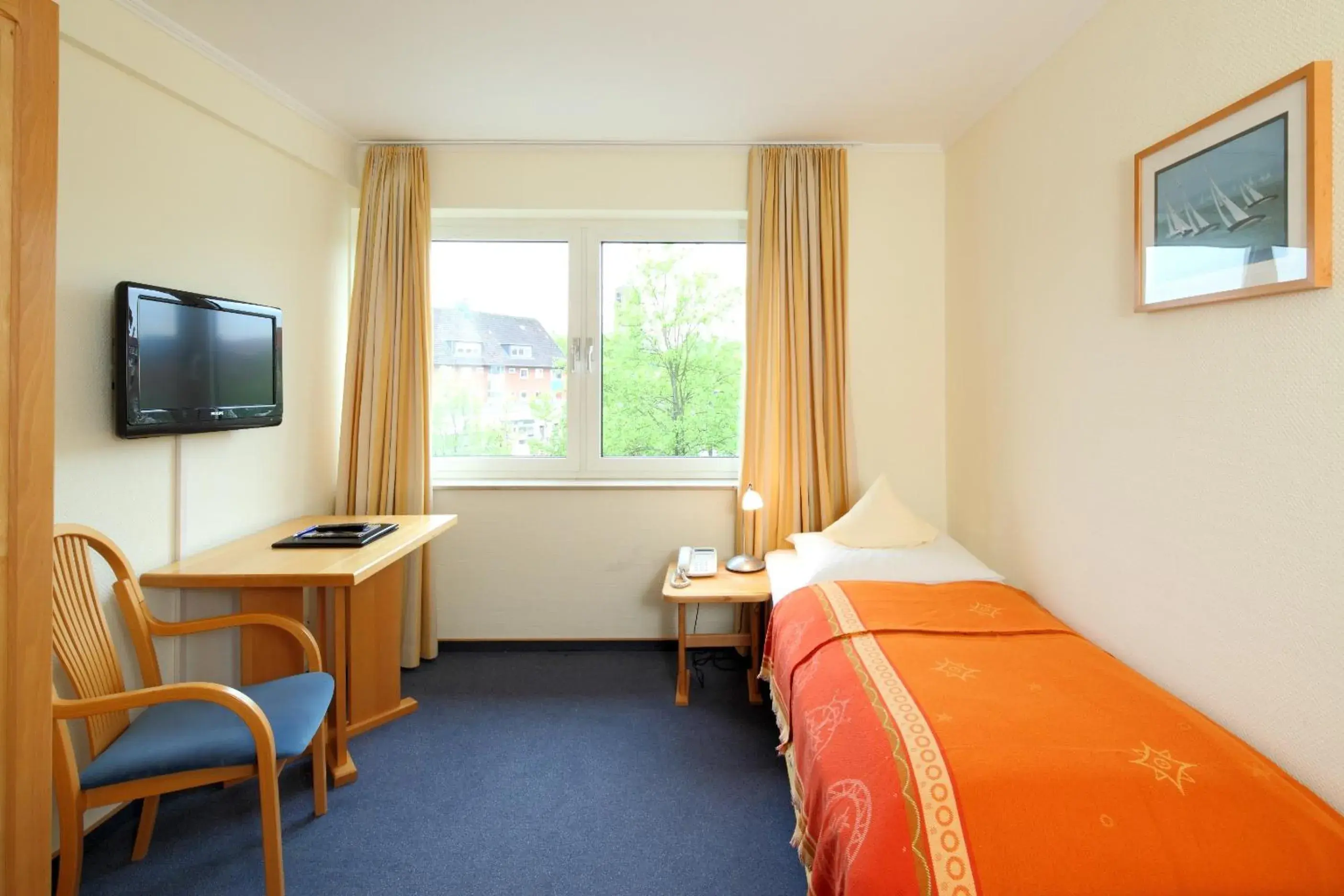 Economy Single Room in Hotel Am Segelhafen Economy Single Room in Hotel Am Segelhafen